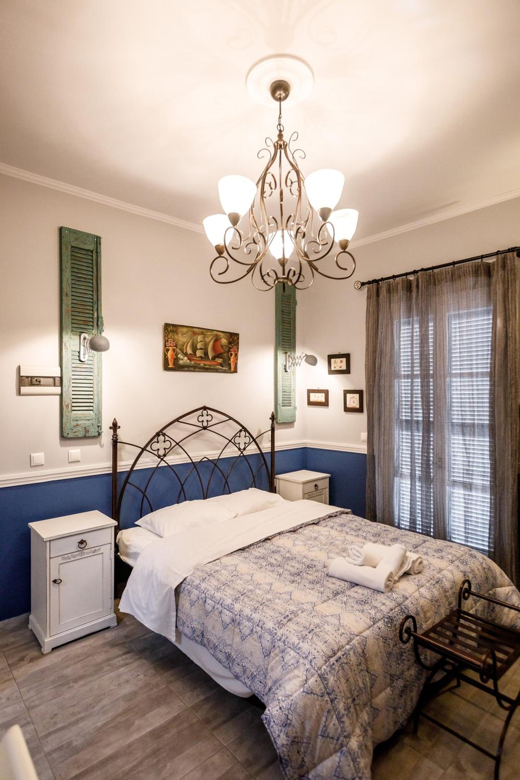 Standard Double Room with City View- Building B - Photo 8