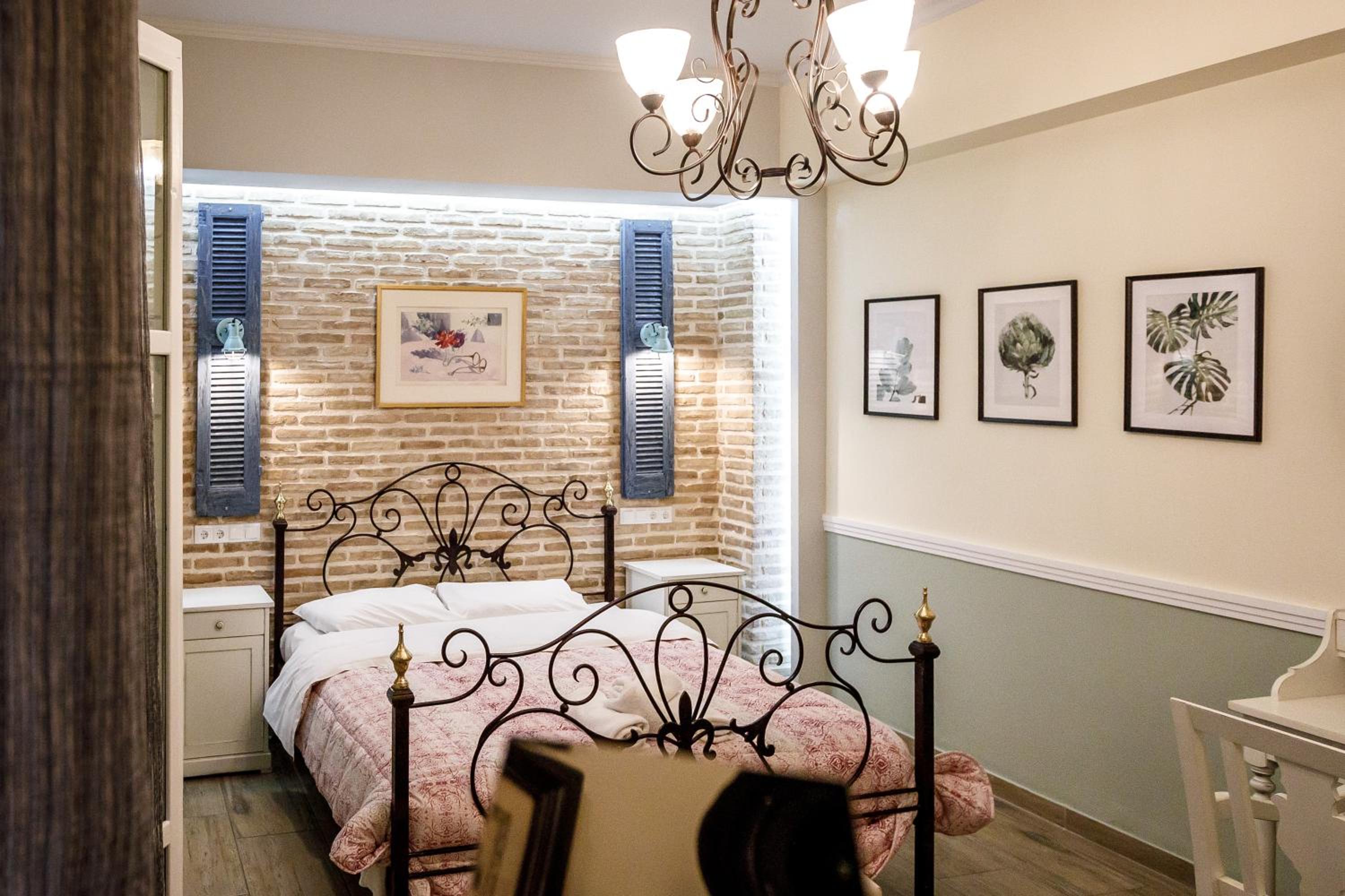 Deluxe Double Room with City View - Building B - Photo 13
