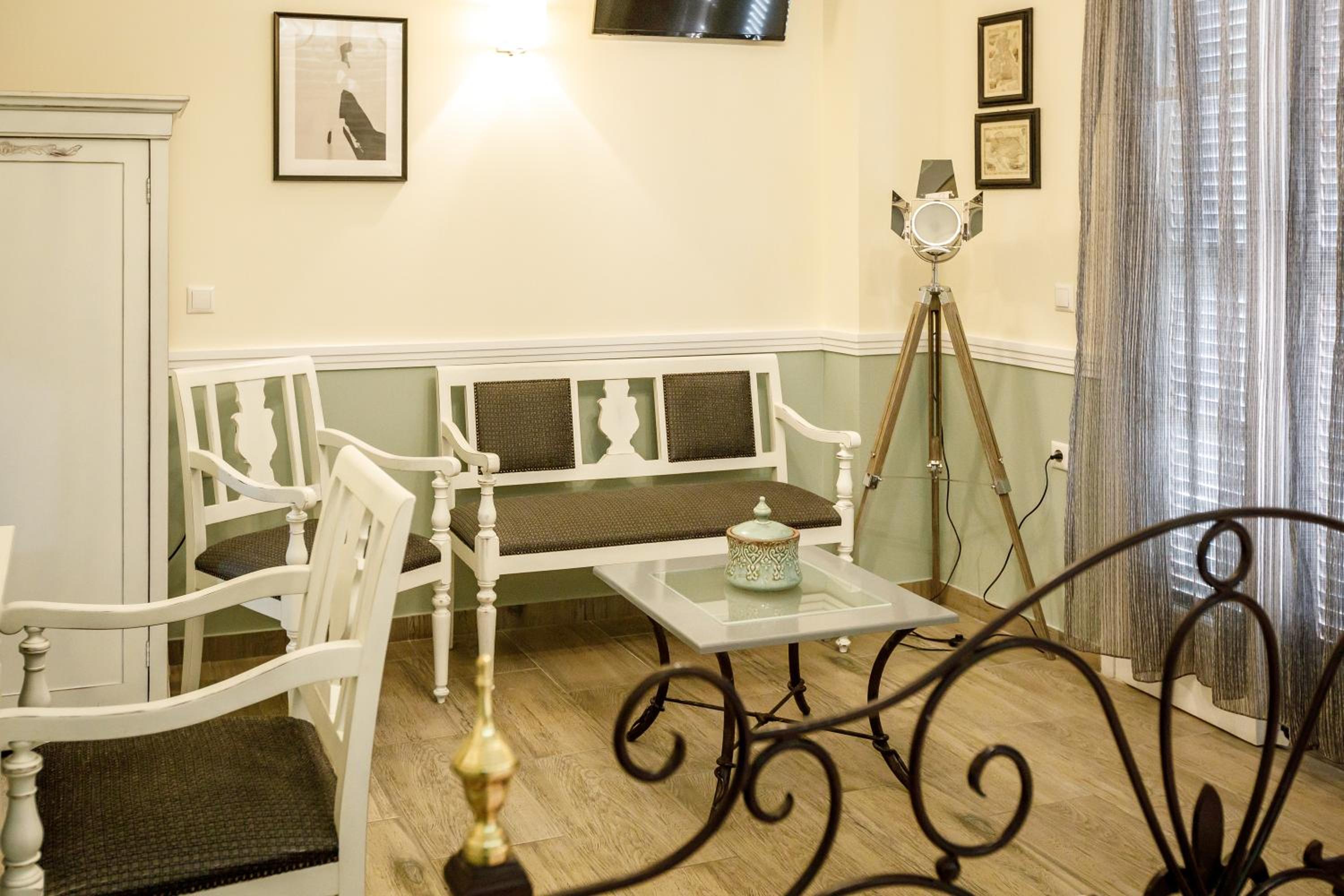 Deluxe Double Room with City View - Building B - Photo 20