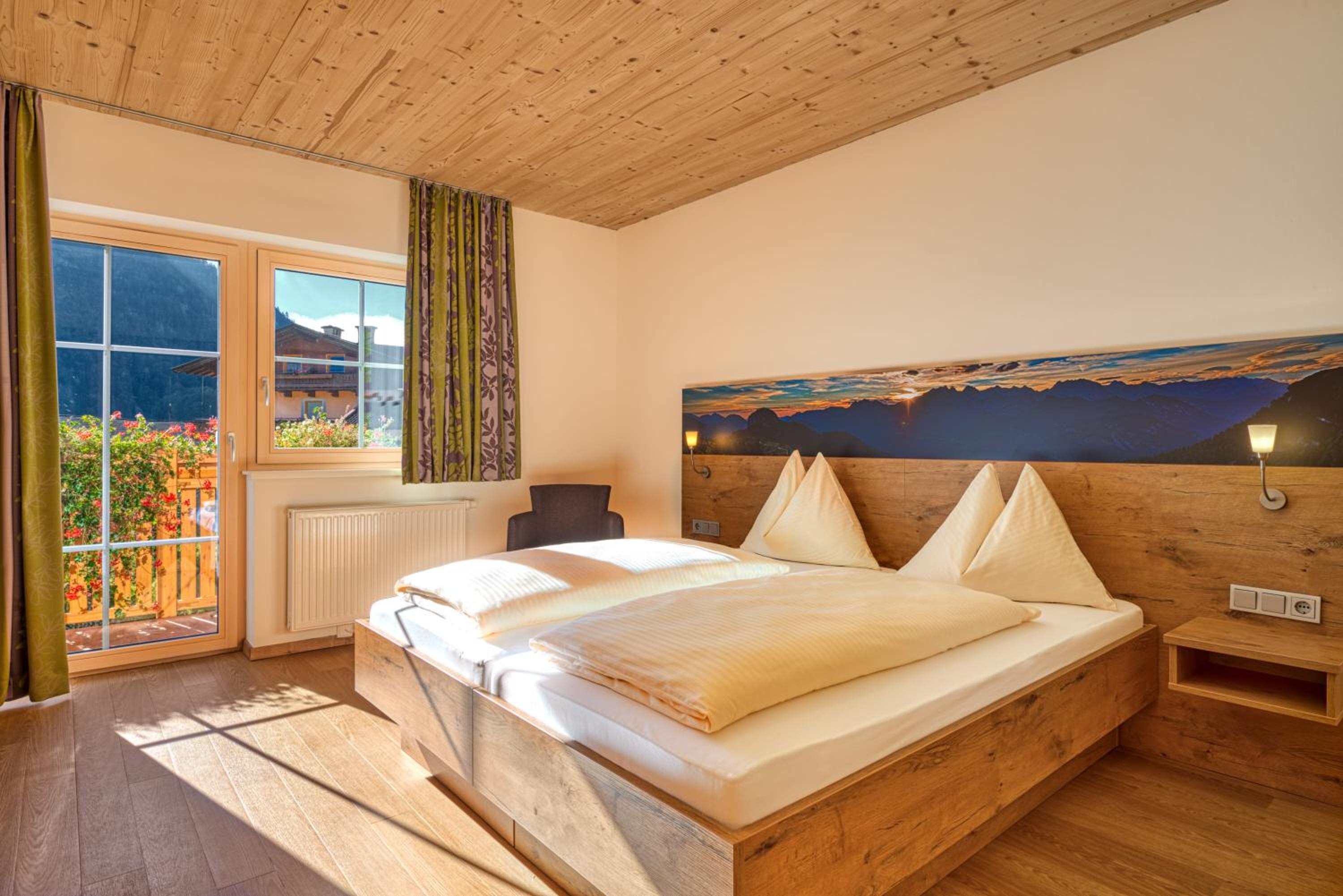 Deluxe Double or Twin Room photo 1