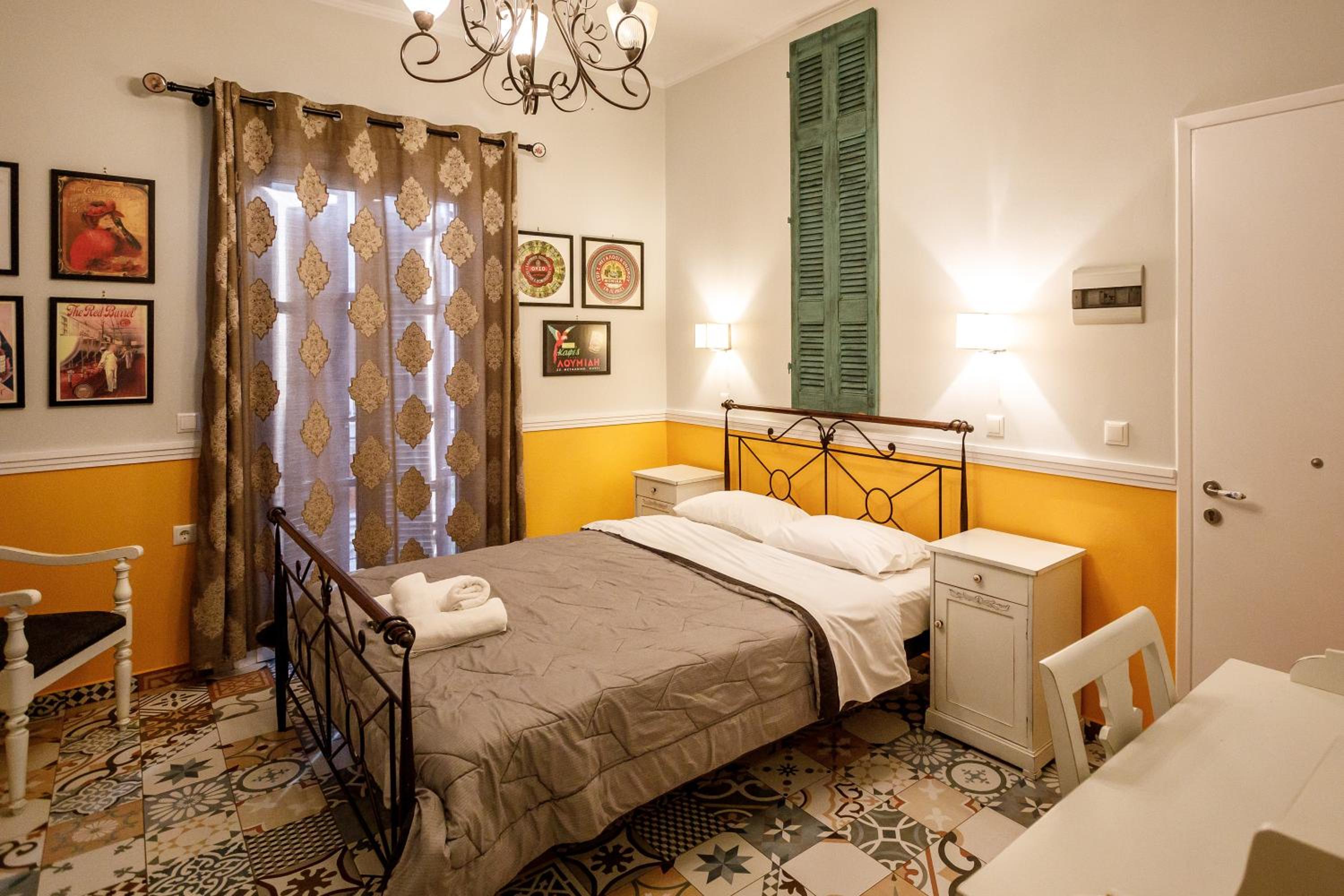 Standard Double Room with City View- Building B - Photo 7