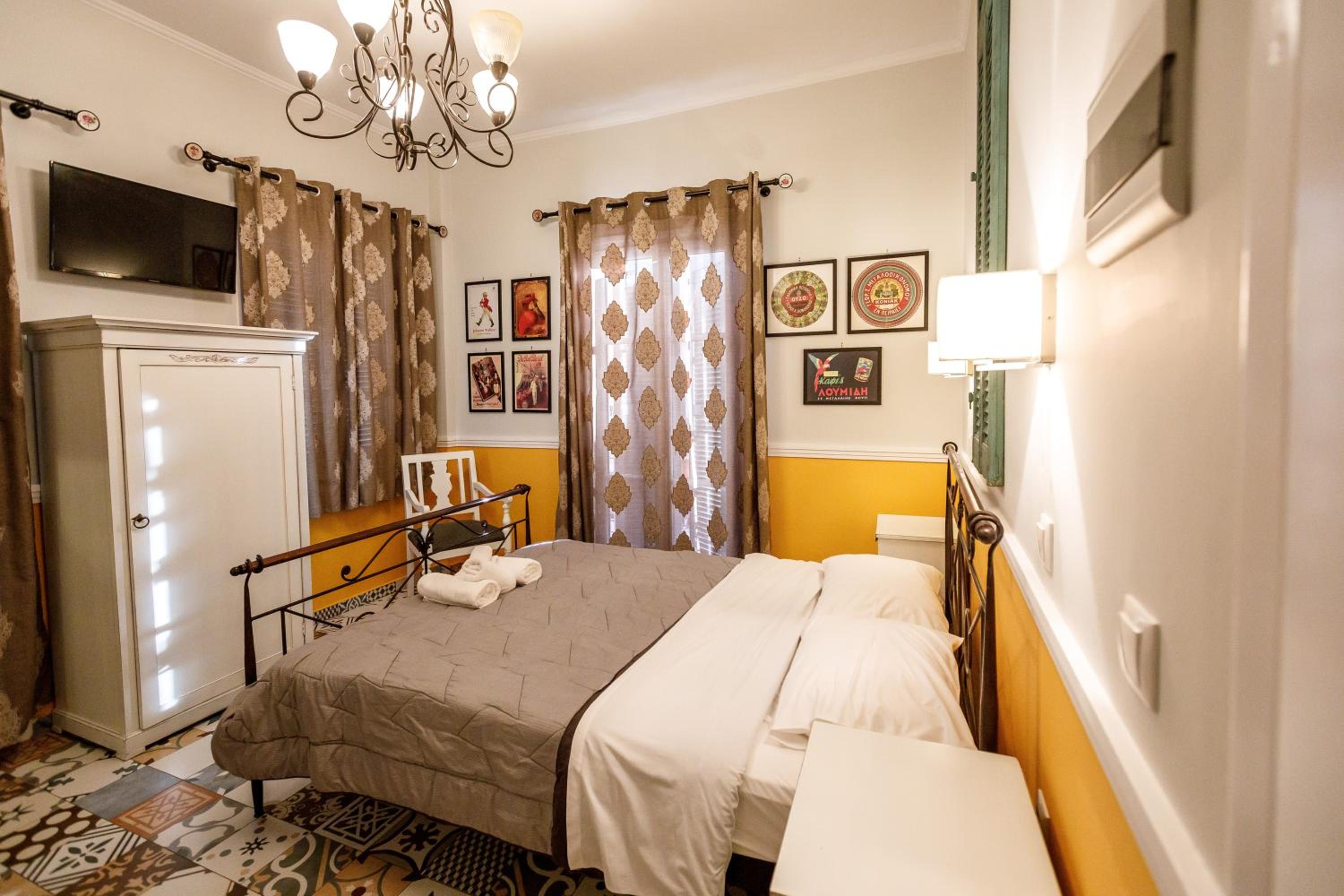 Standard Double Room with City View- Building B - Photo 36