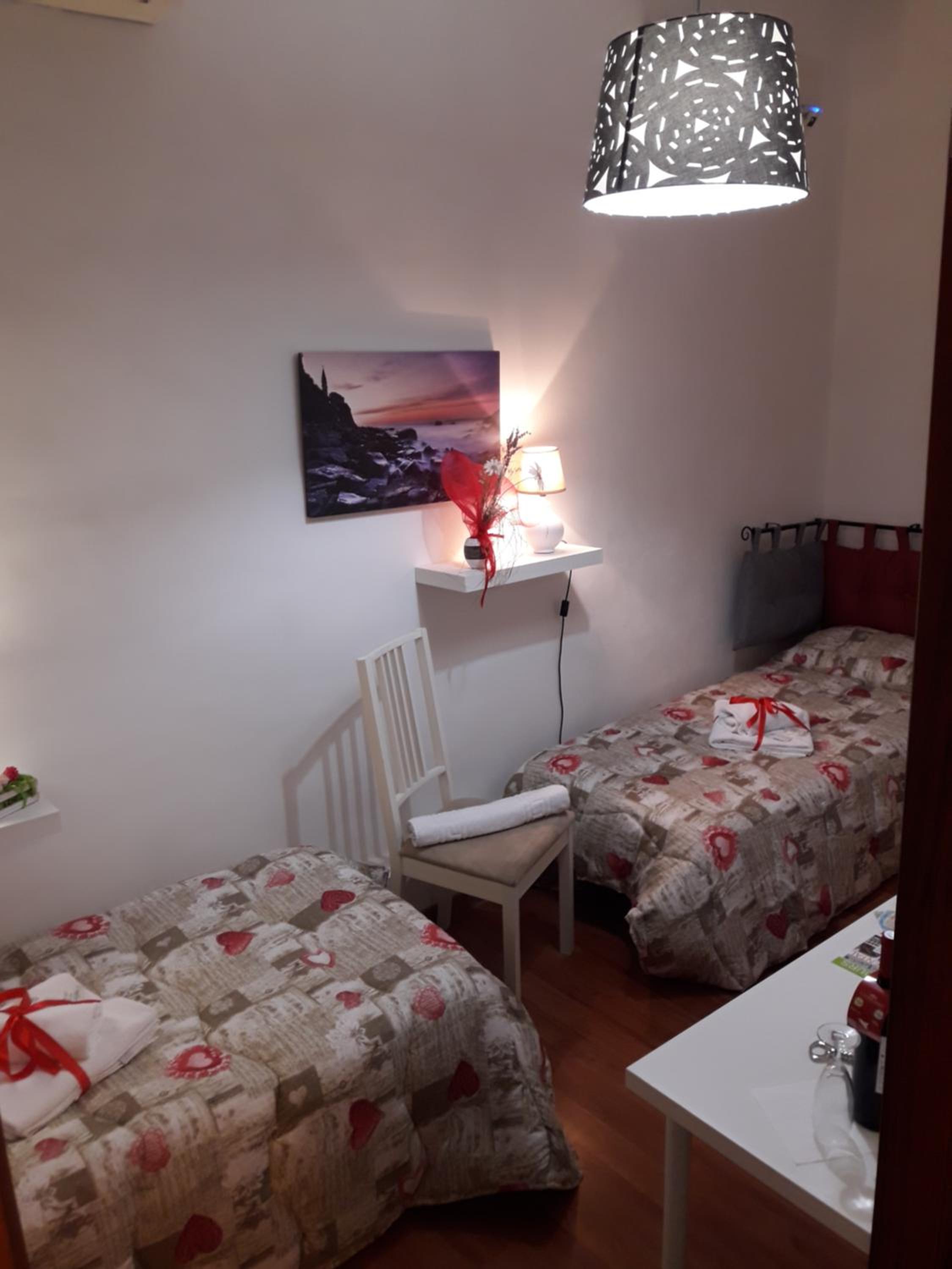 Twin Room with Private Bathroom photo 1