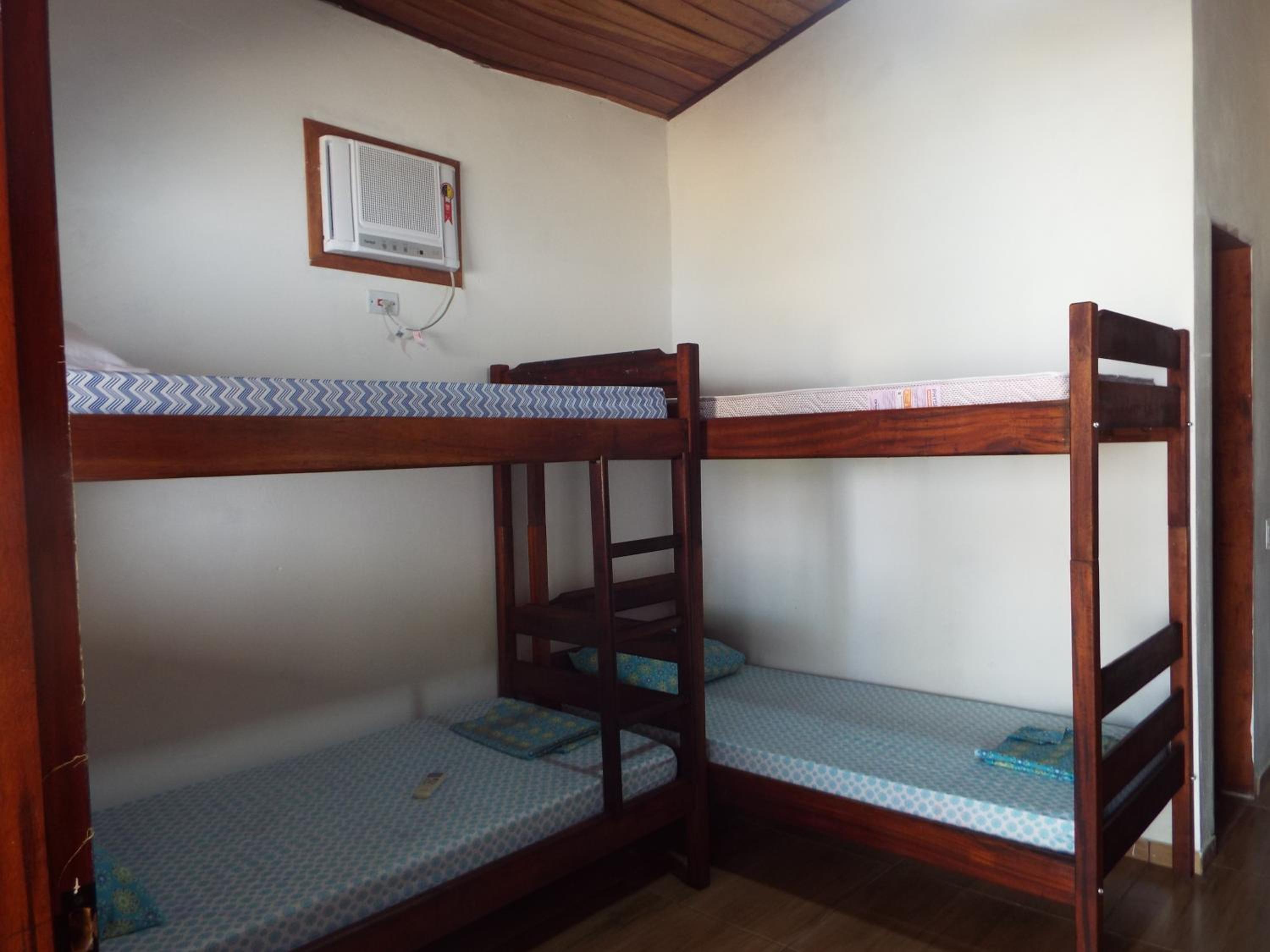 Bed in 8-Bed Female Dormitory Room photo 1