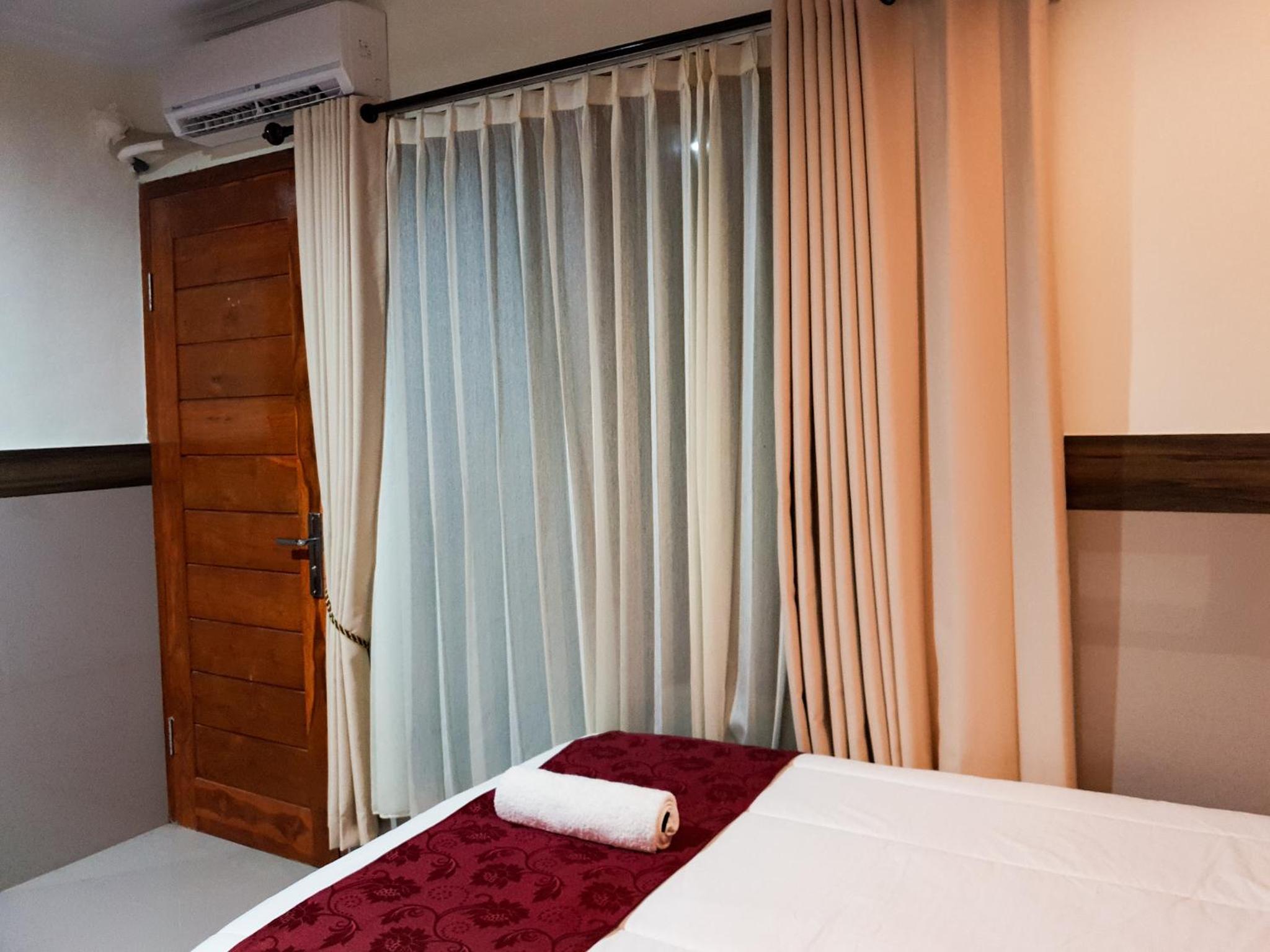 Double Room with Balcony and Sea View - Photo 8