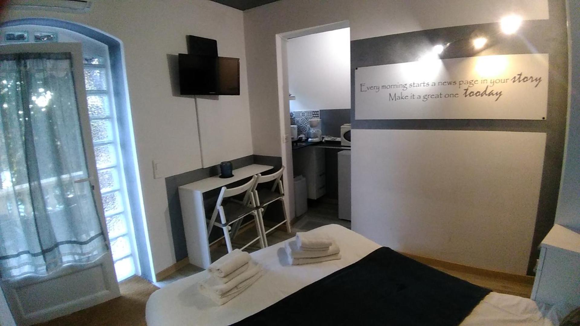 Studio - Ground Floor (2 Adults)