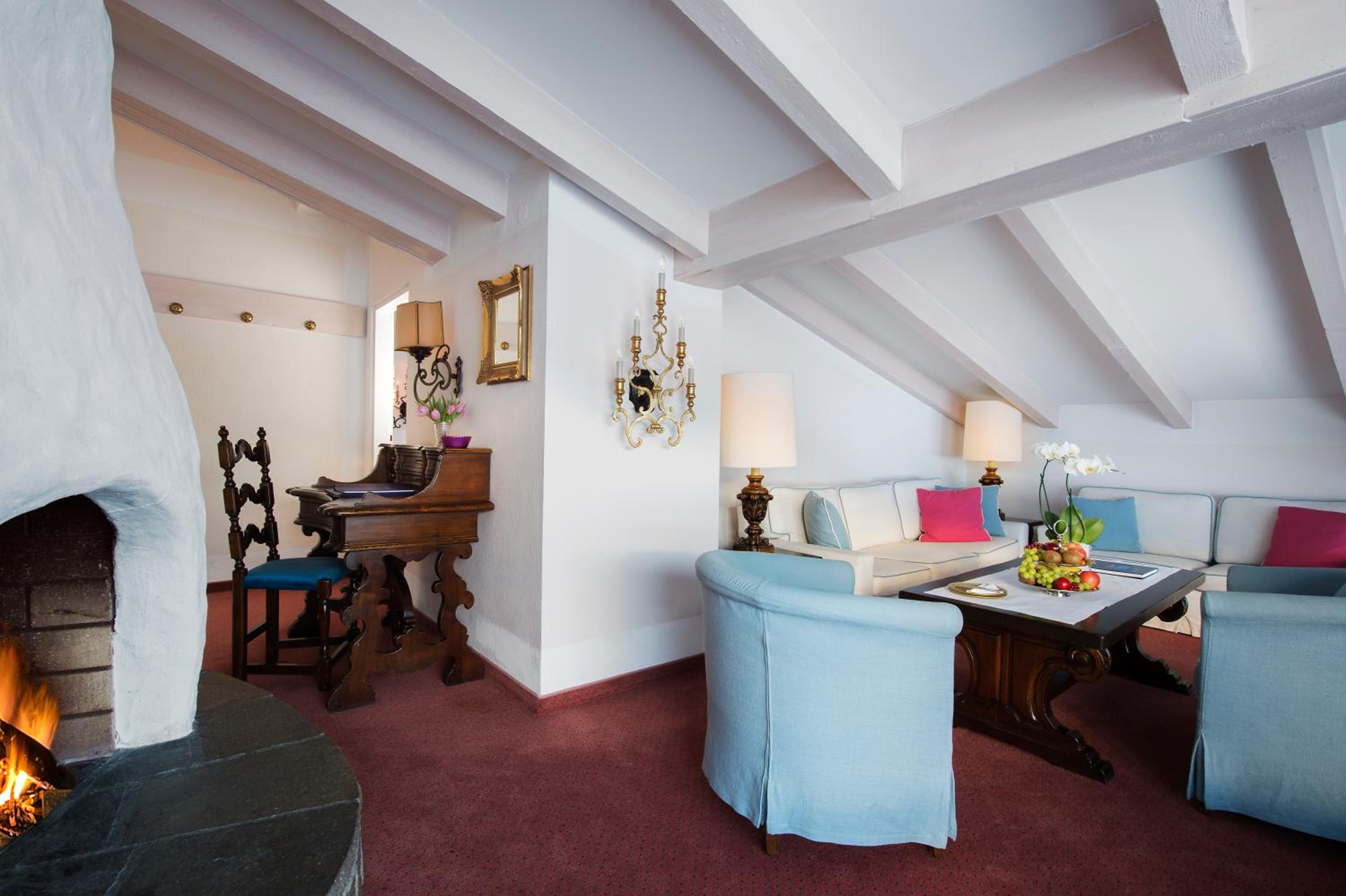 Suite with Mountain View