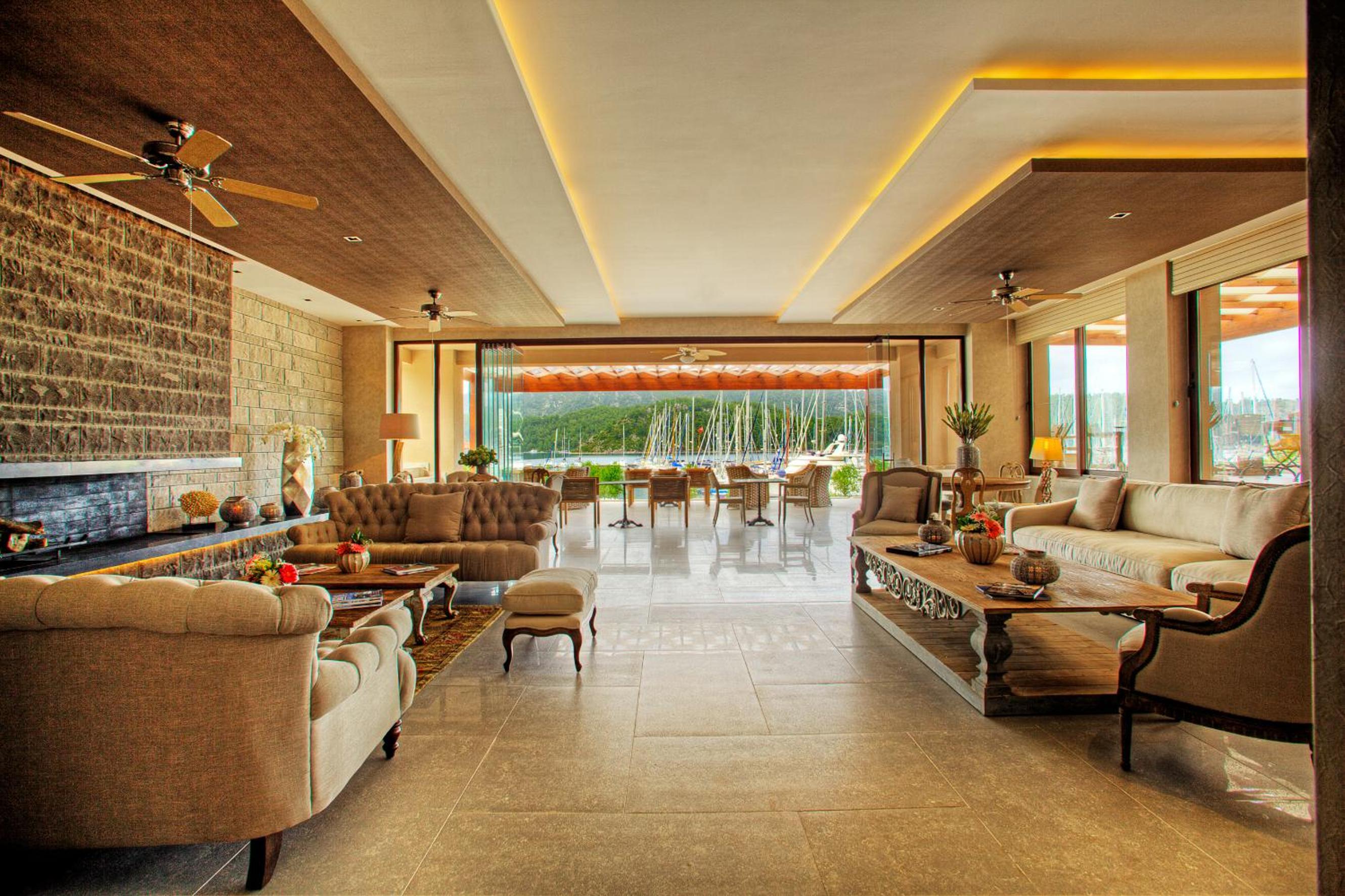Premium Suite - Photo 5