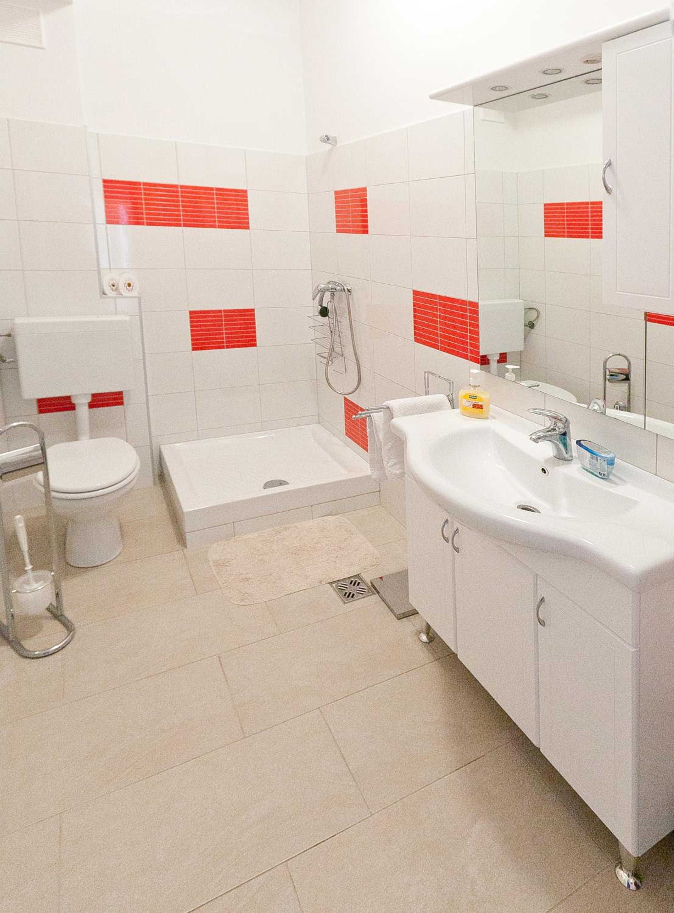 One-Bedroom Apartment - Photo 16