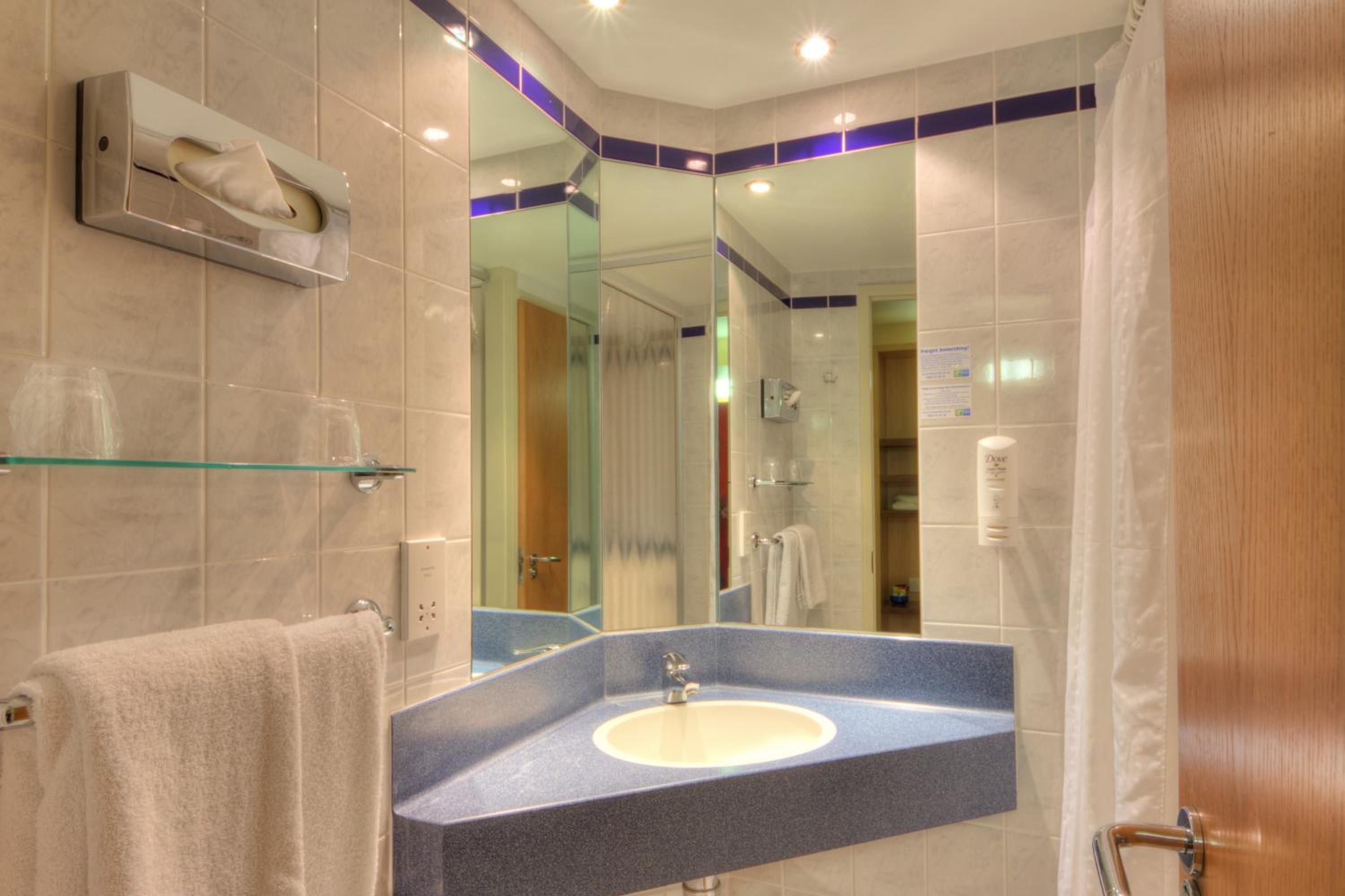 Standard Double Room with Single Sofa Bed and Free Hot Breakfast