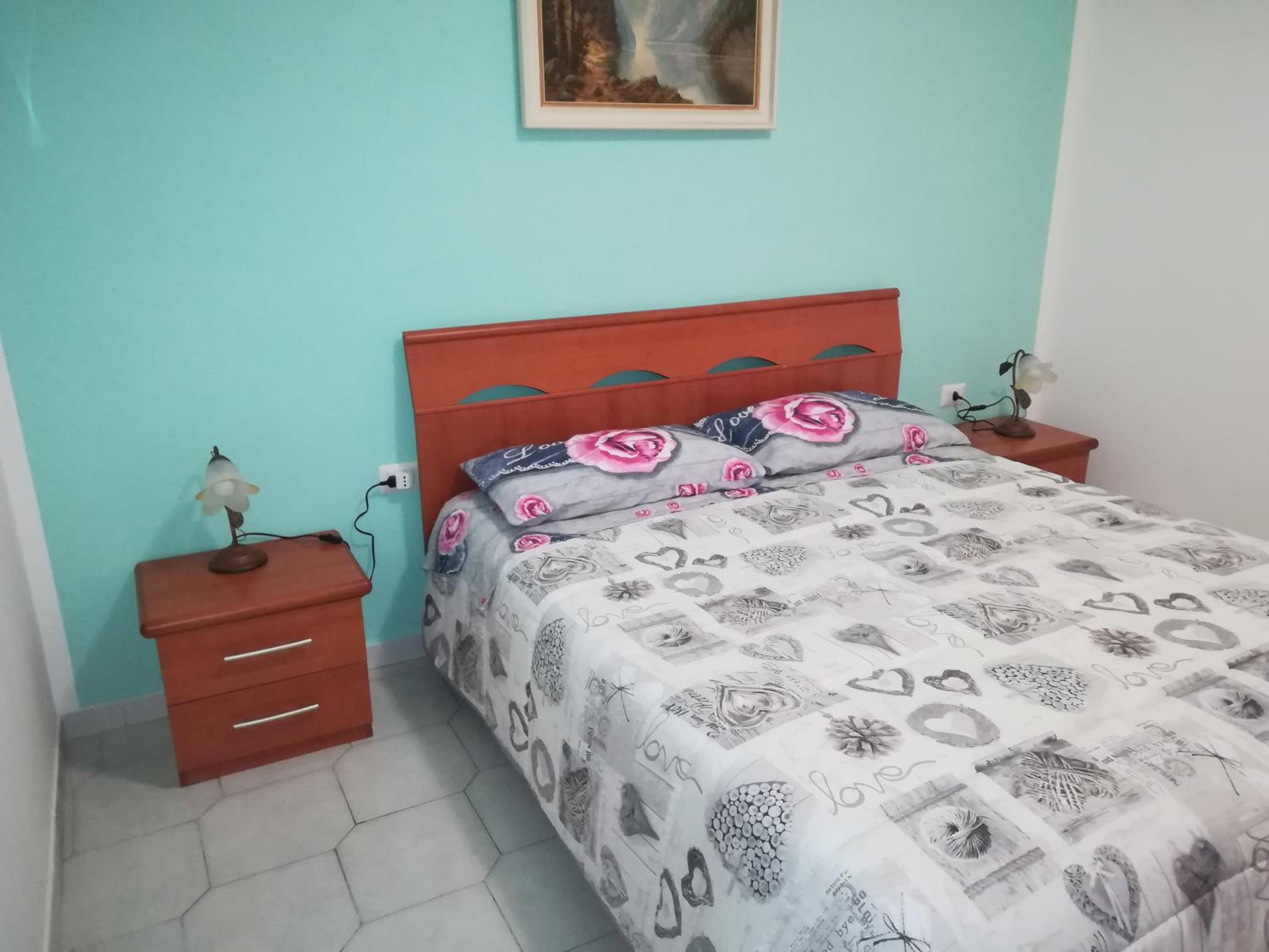 Double Room with Private Bathroom - Photo 10