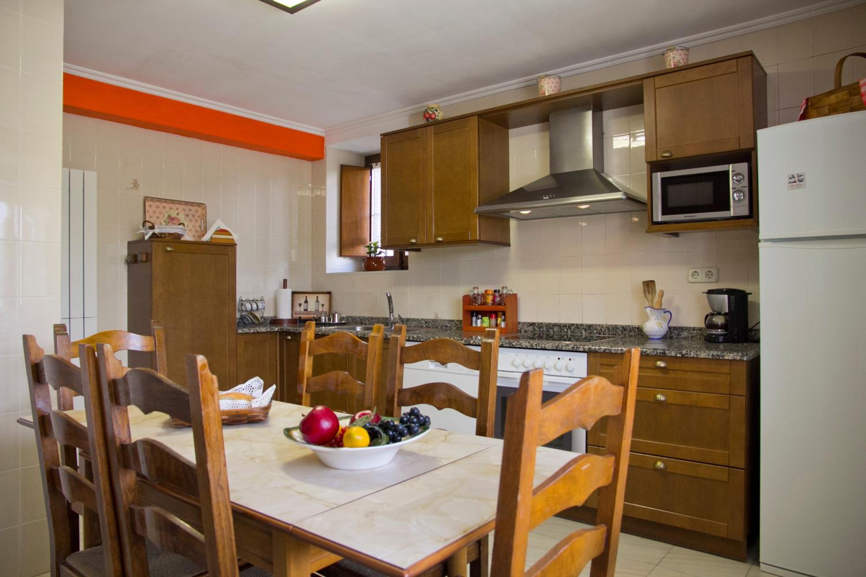 Four-Bedroom House photo 2