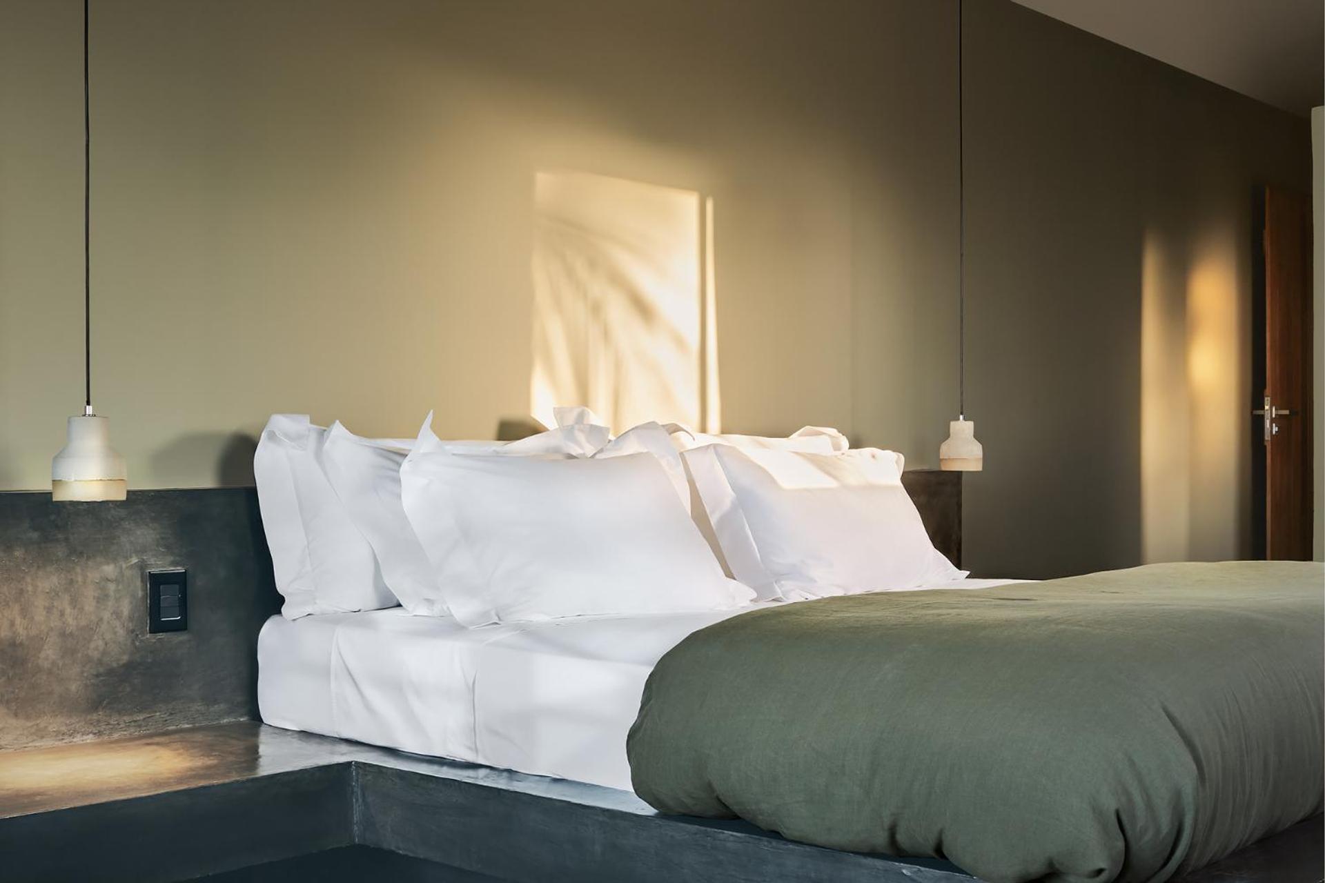 Deluxe Suite with Sea View and Pool View photo 2