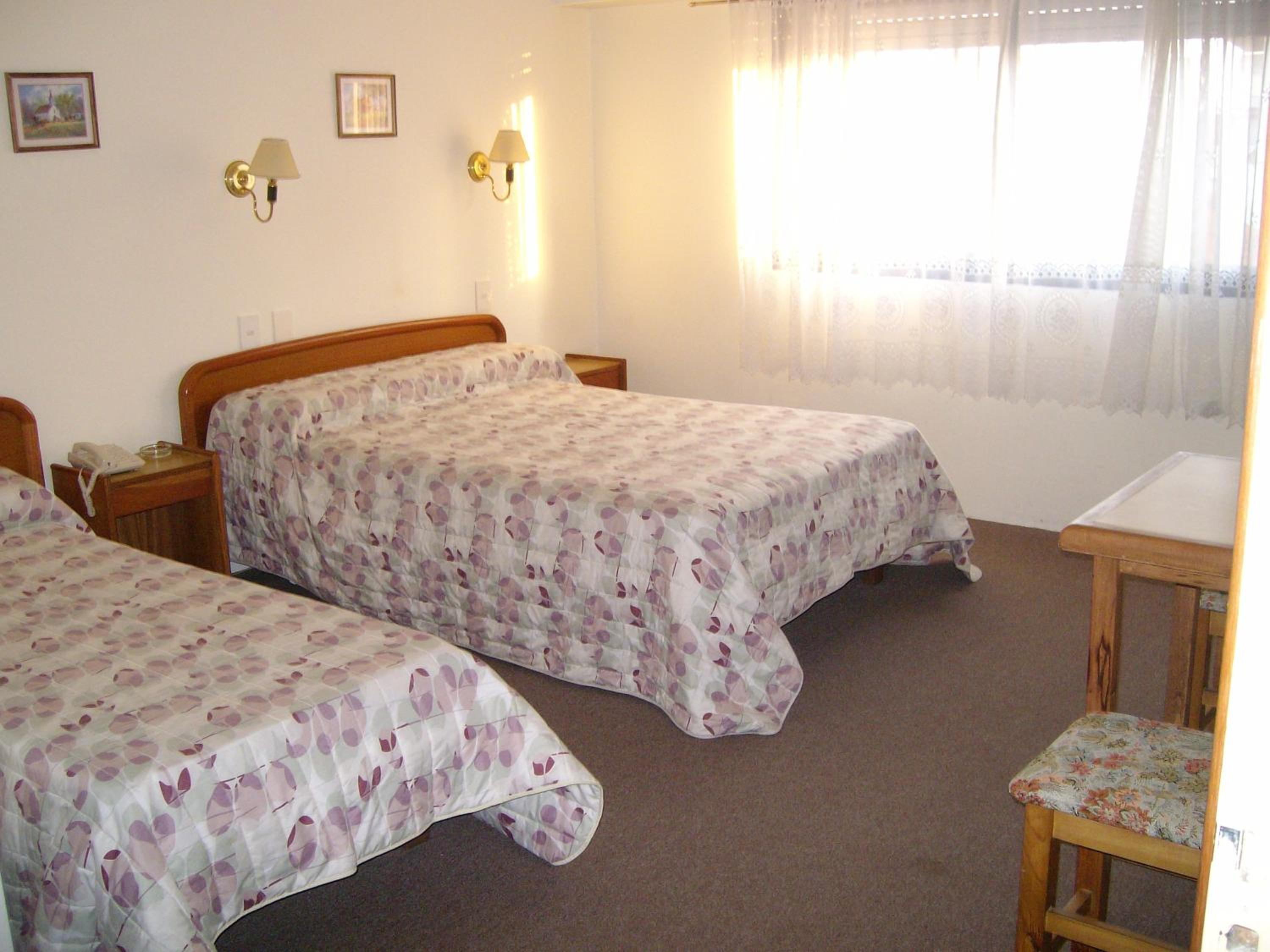 Standard Triple Room photo 2