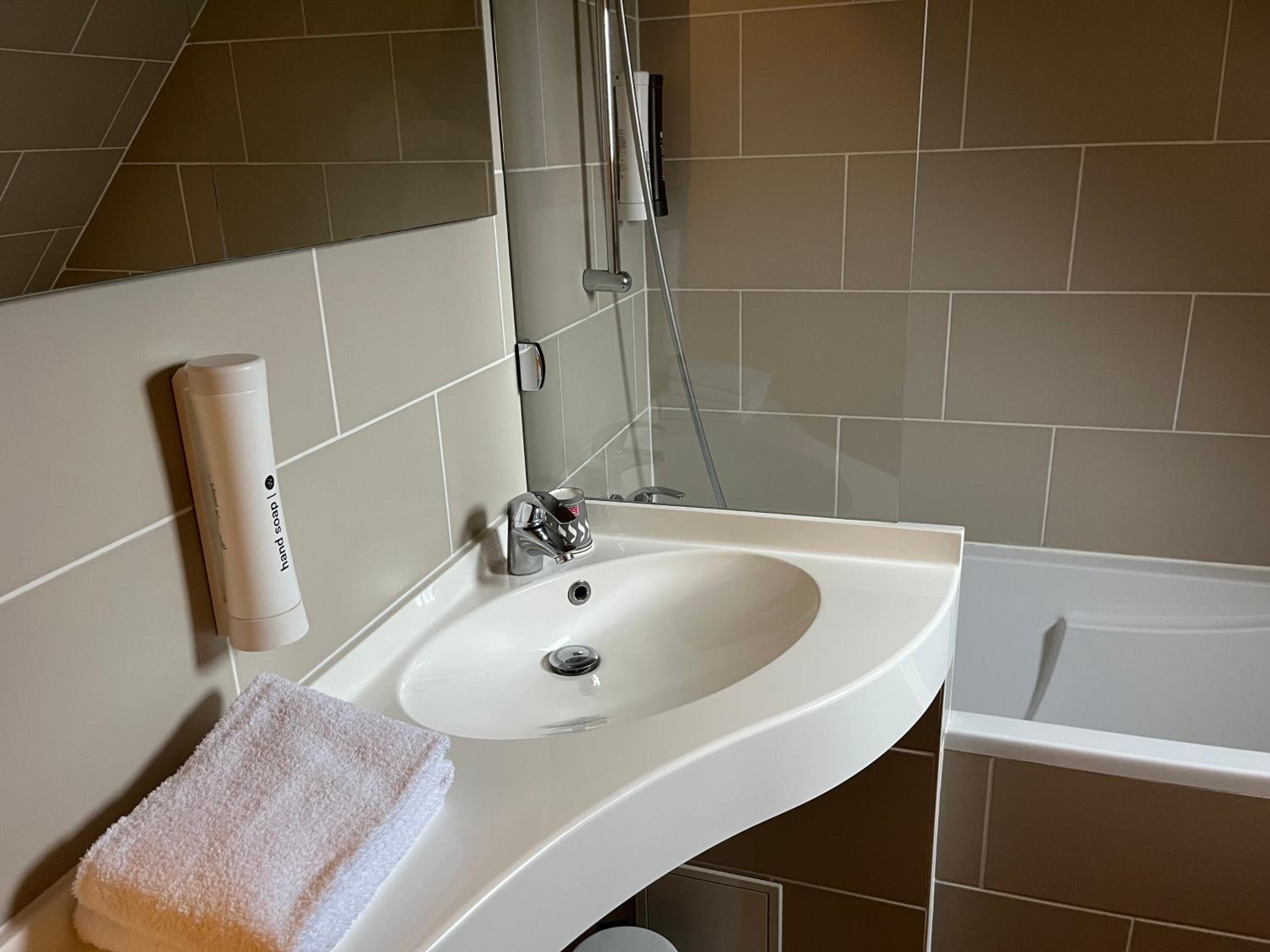 Single Room with Air Conditioning