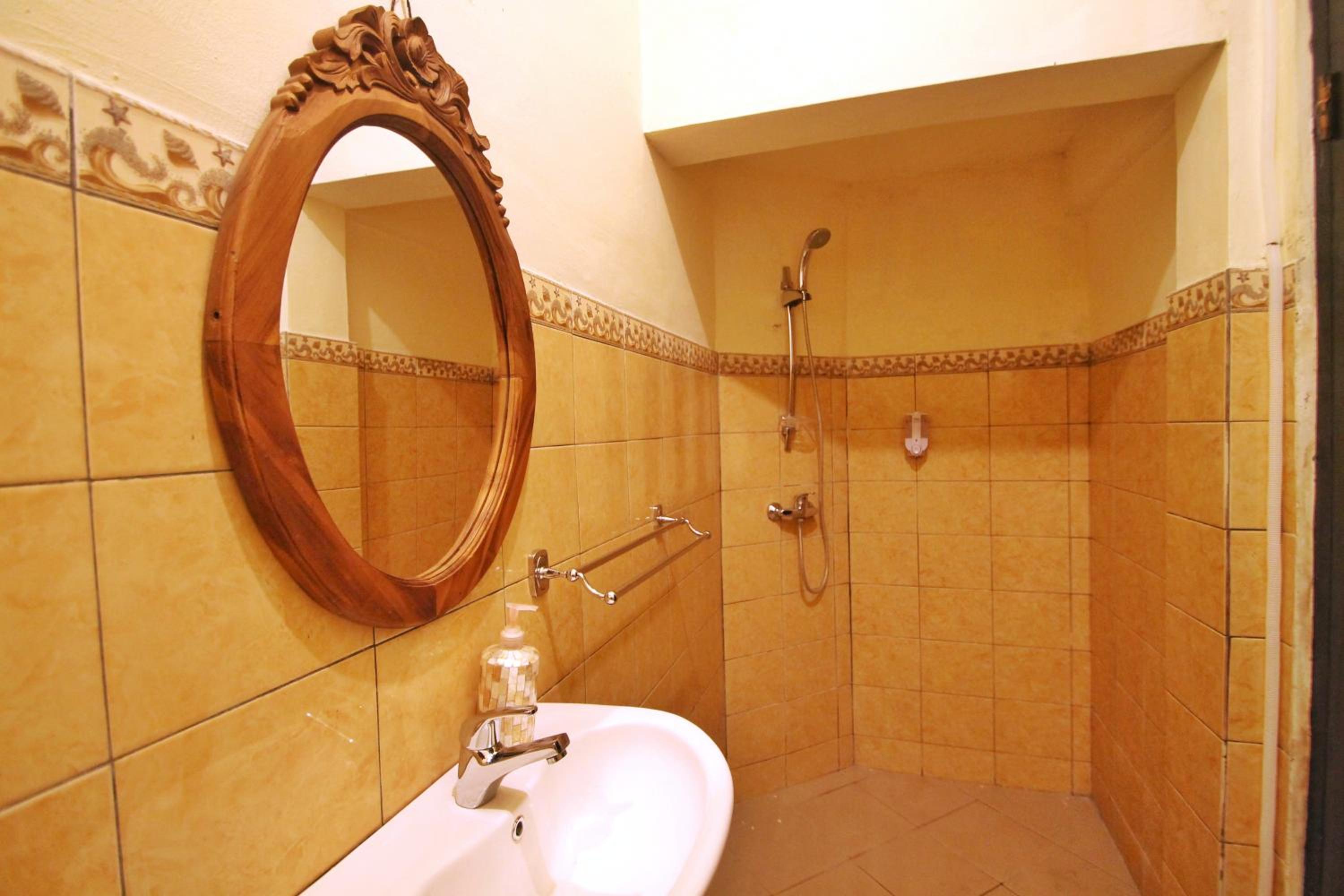 Standard Double Room - Photo 3