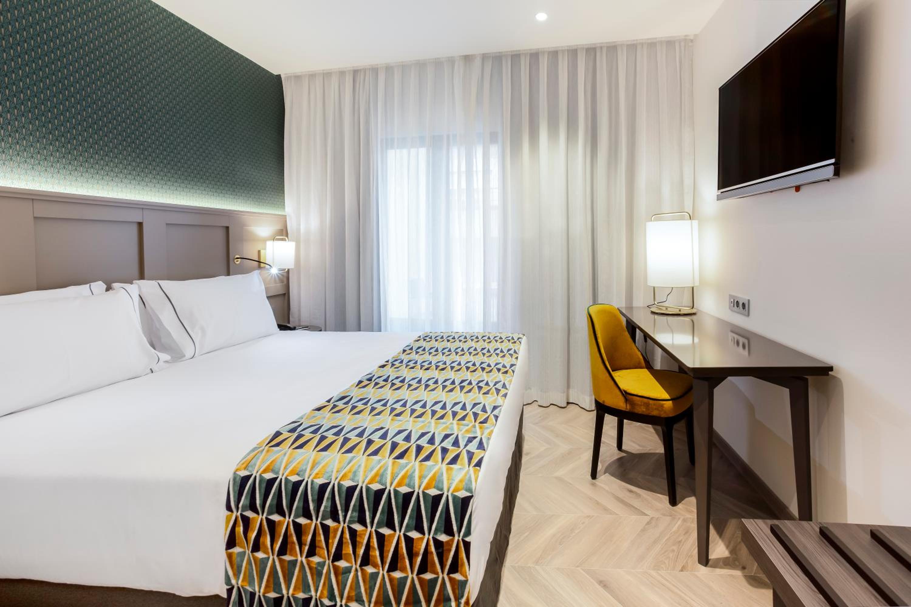Double or Twin Room - Photo 3