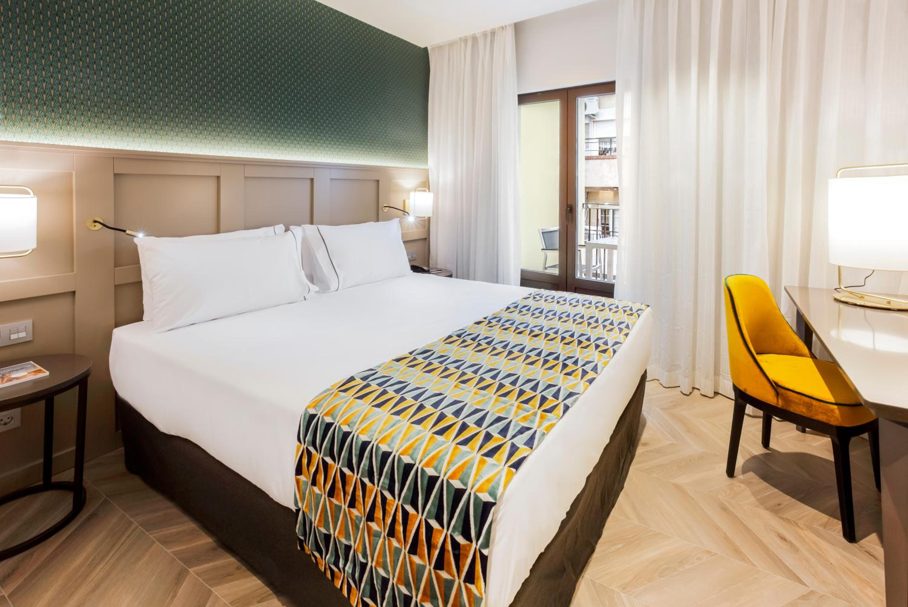 Double or Twin Room - Photo 5
