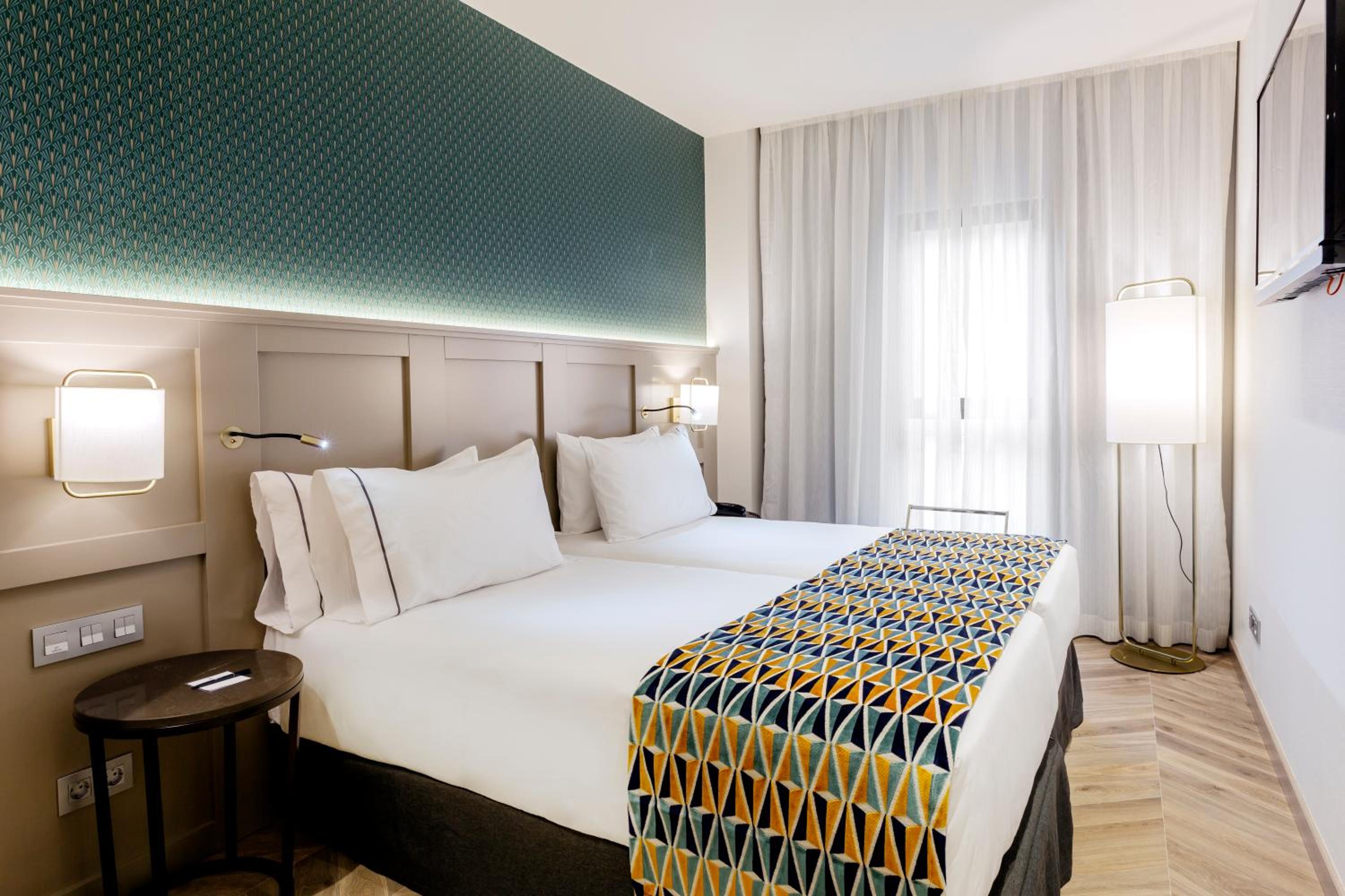 Double or Twin Room - Photo 6