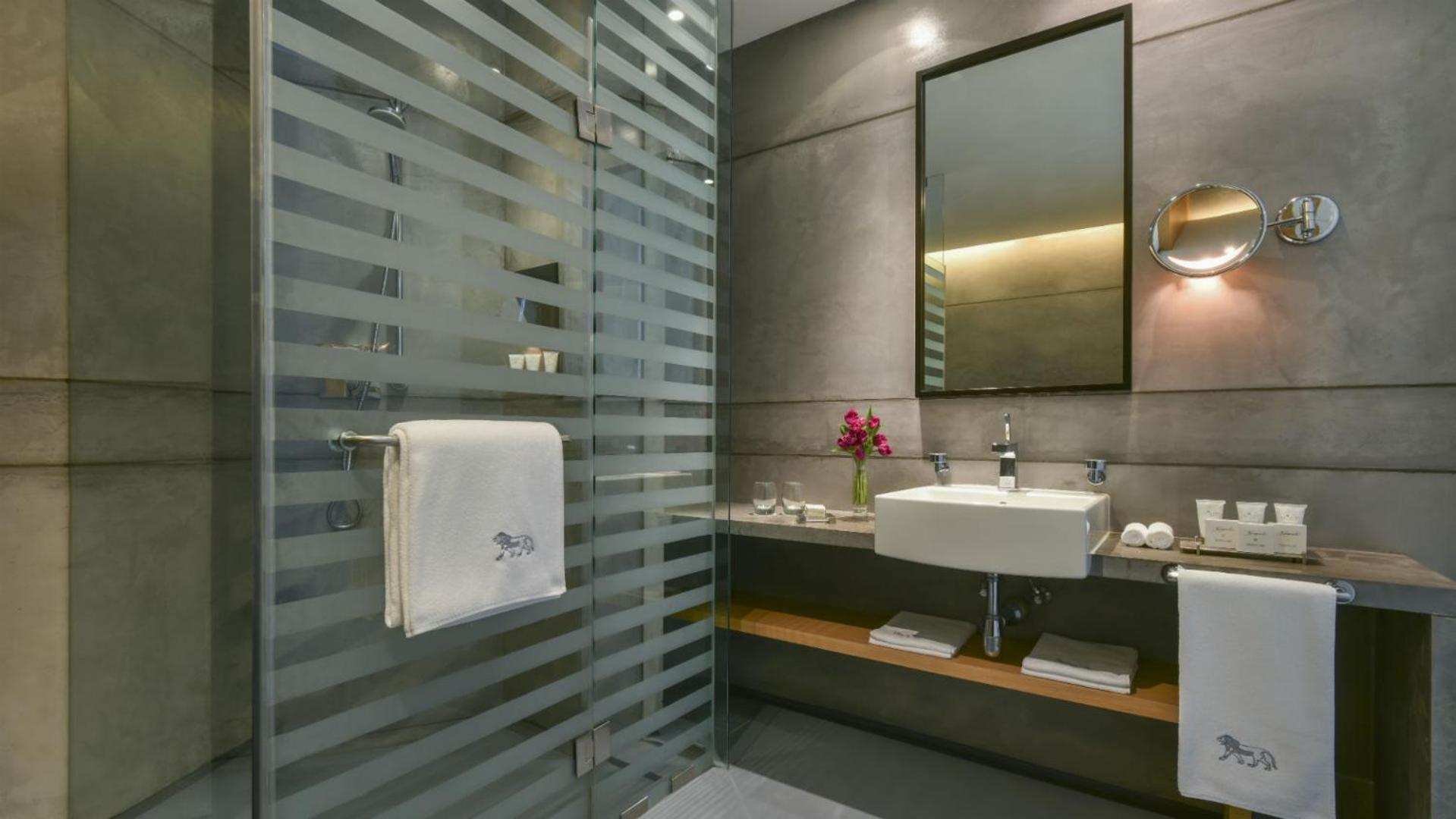 Panoramic Room by Resense Spa King thumbnail 6
