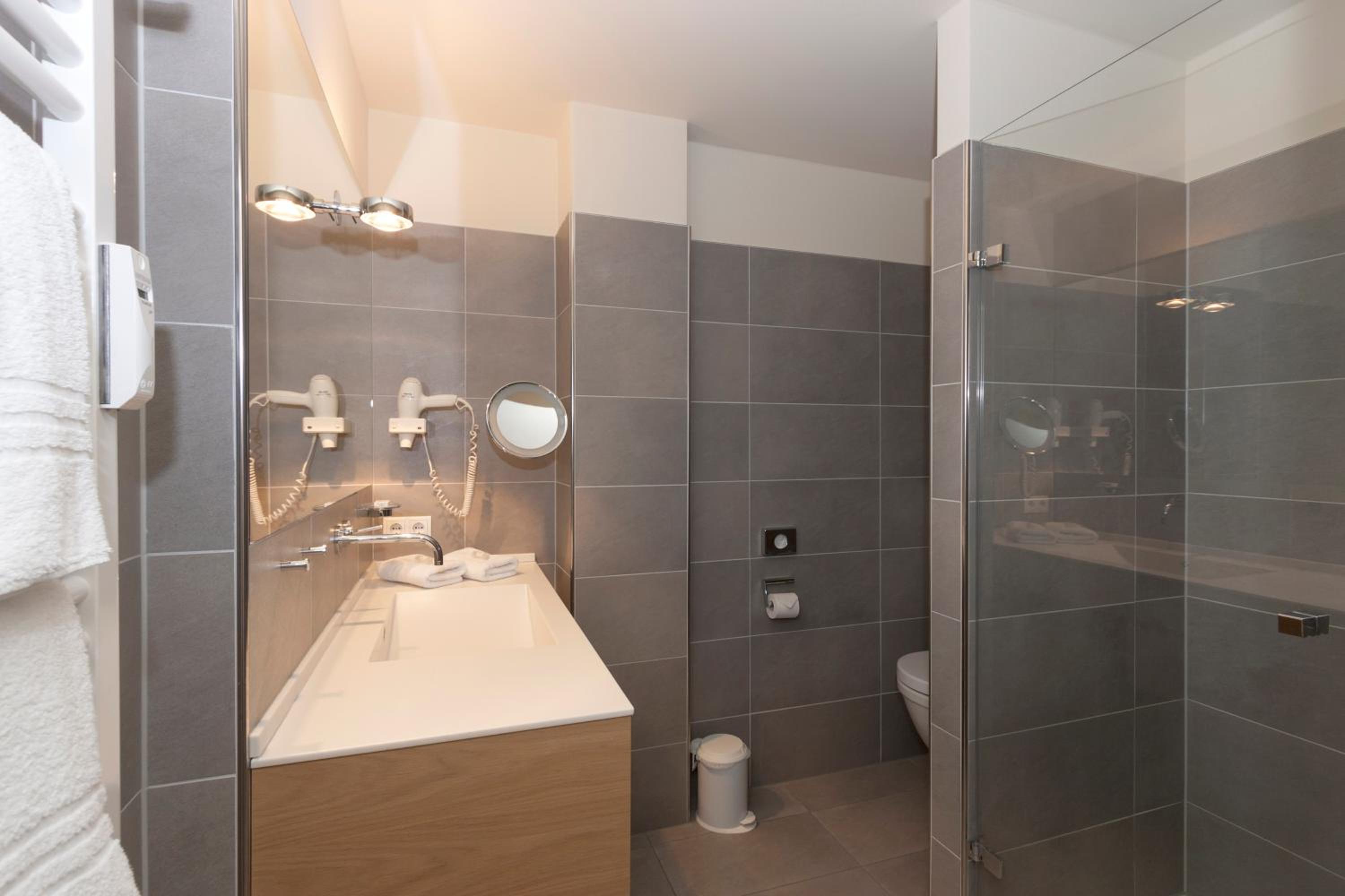 Double Room - Photo 8