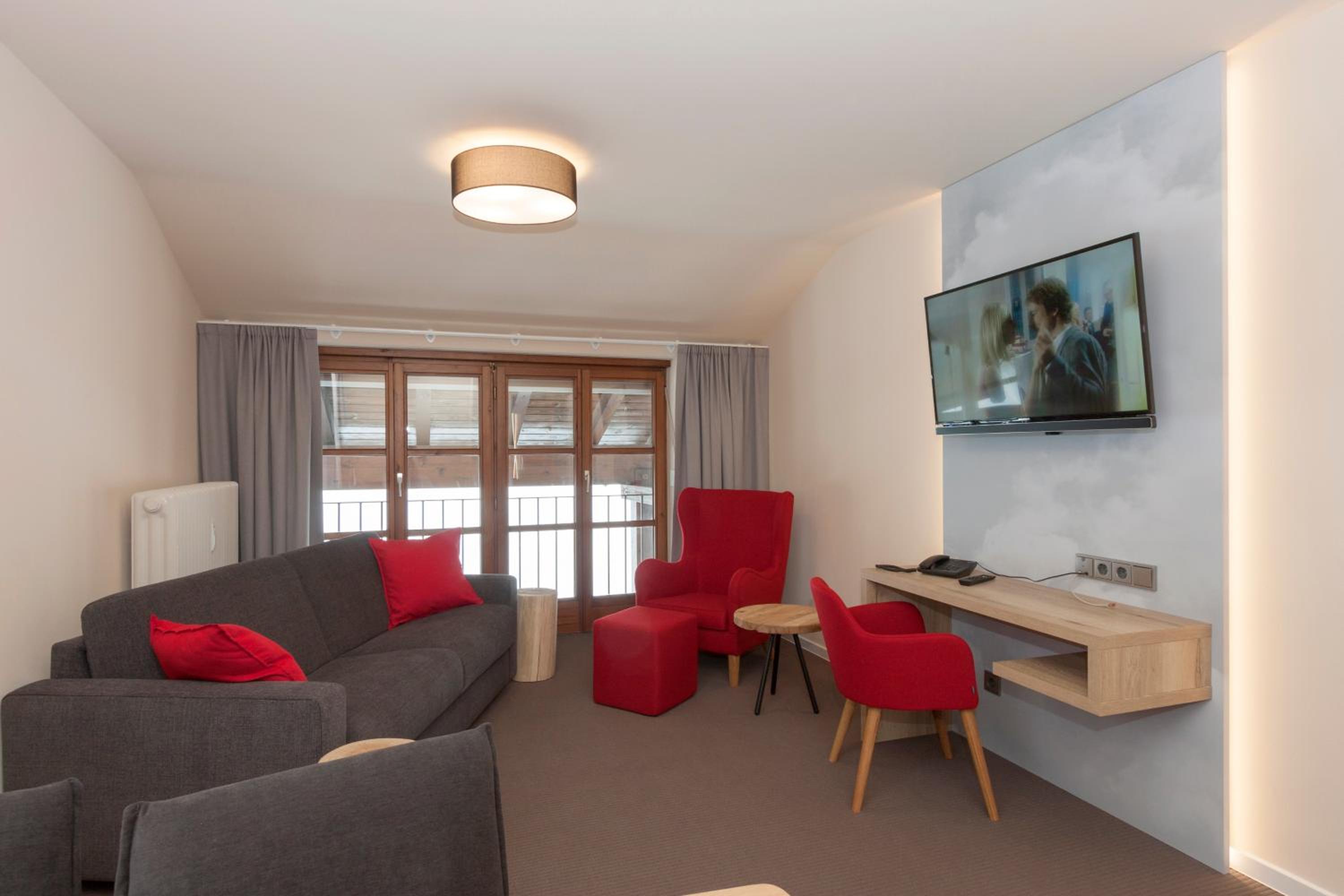 Studio Apartment - Photo 1