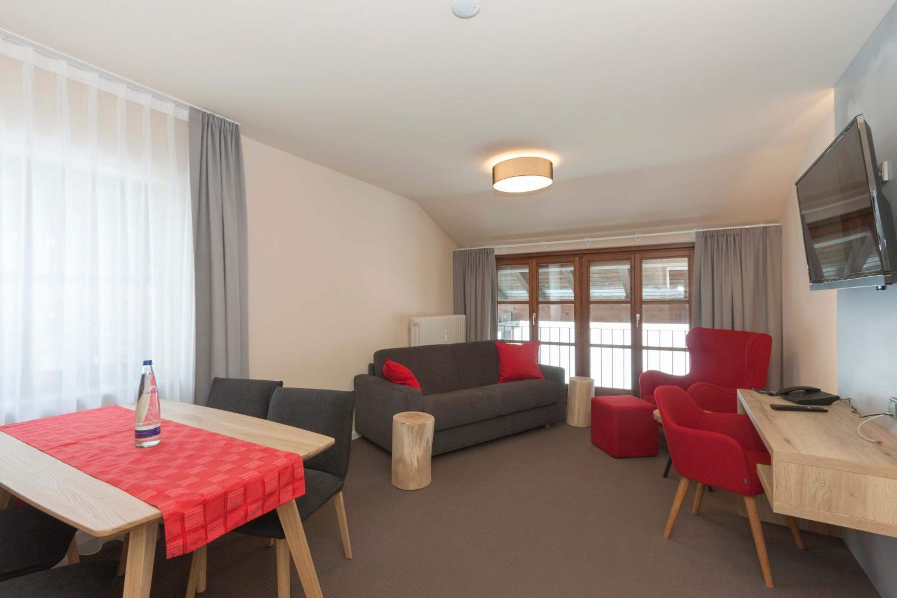 Studio Apartment - Photo 3