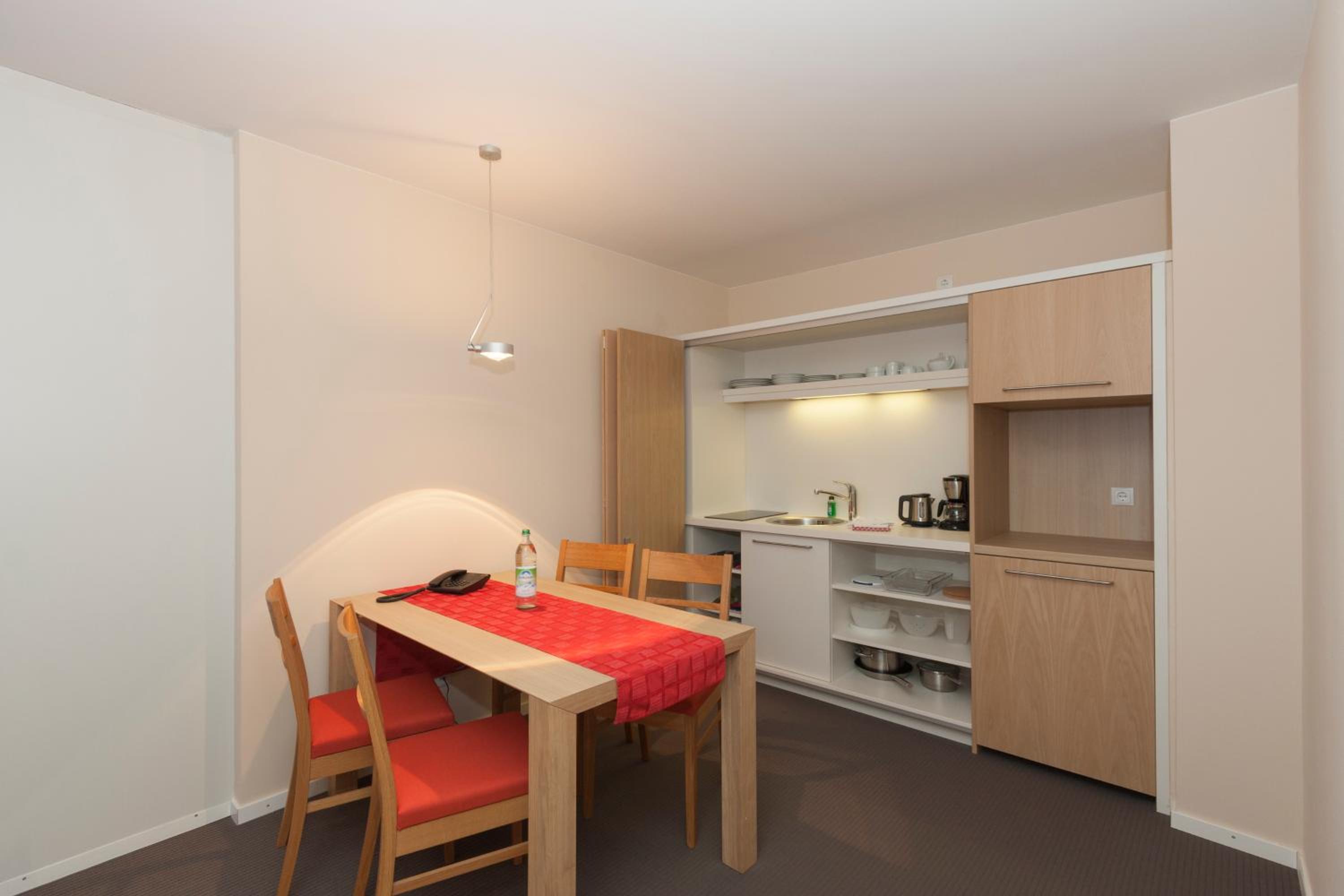Apartment with Terrace - Photo 5