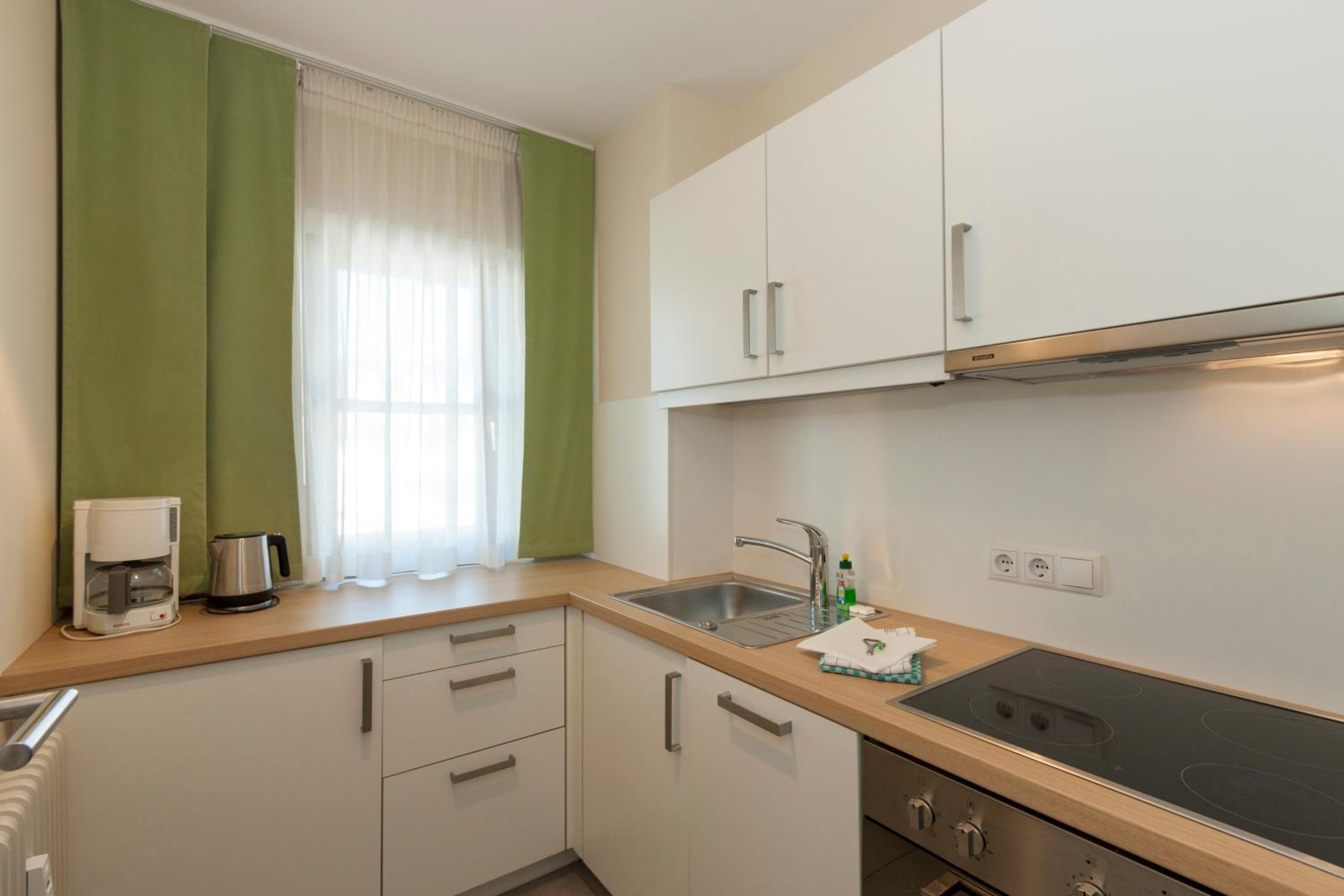 Apartment with Mountain View - Photo 4