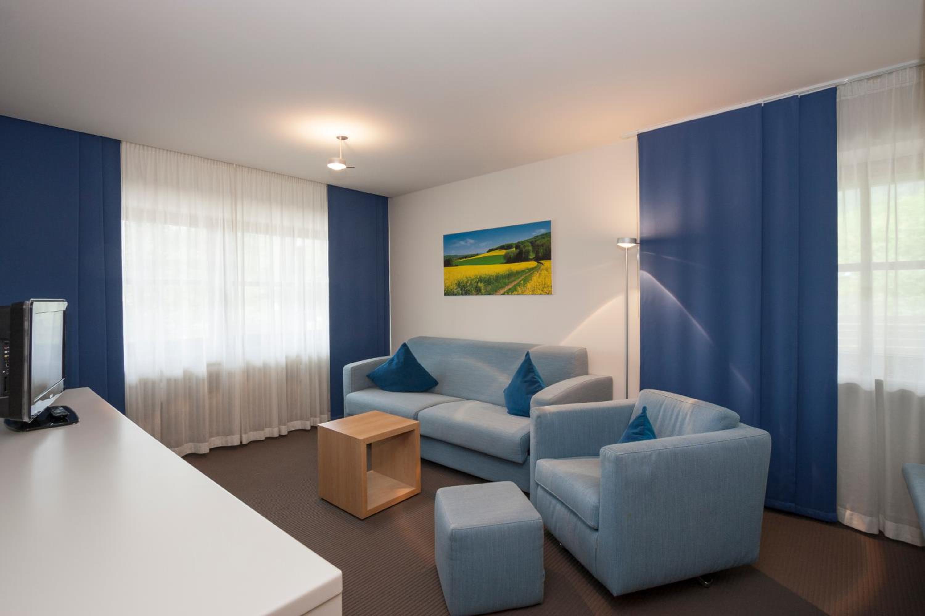 Apartment with Mountain View - Photo 7