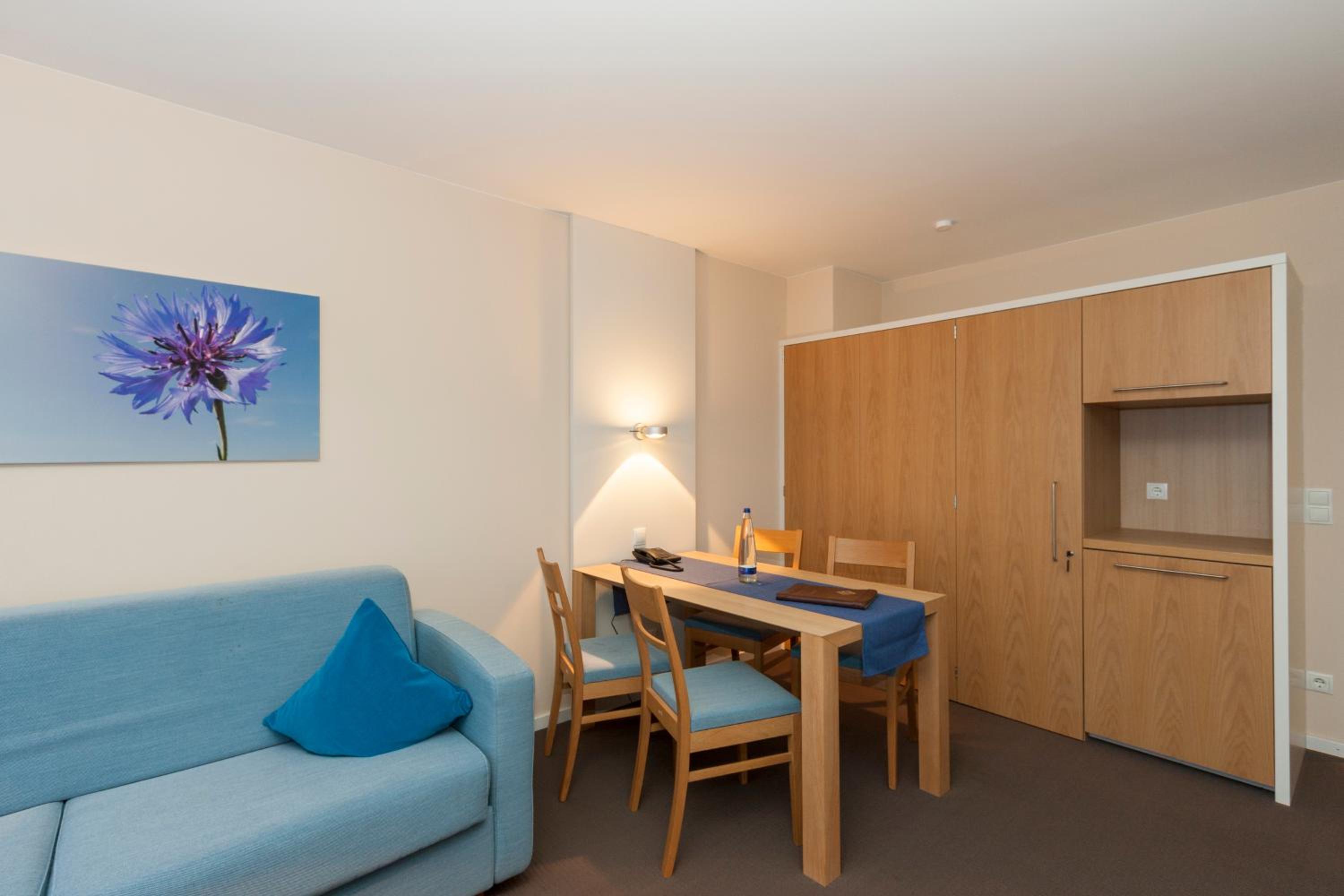 Apartment with Garden View - Photo 6