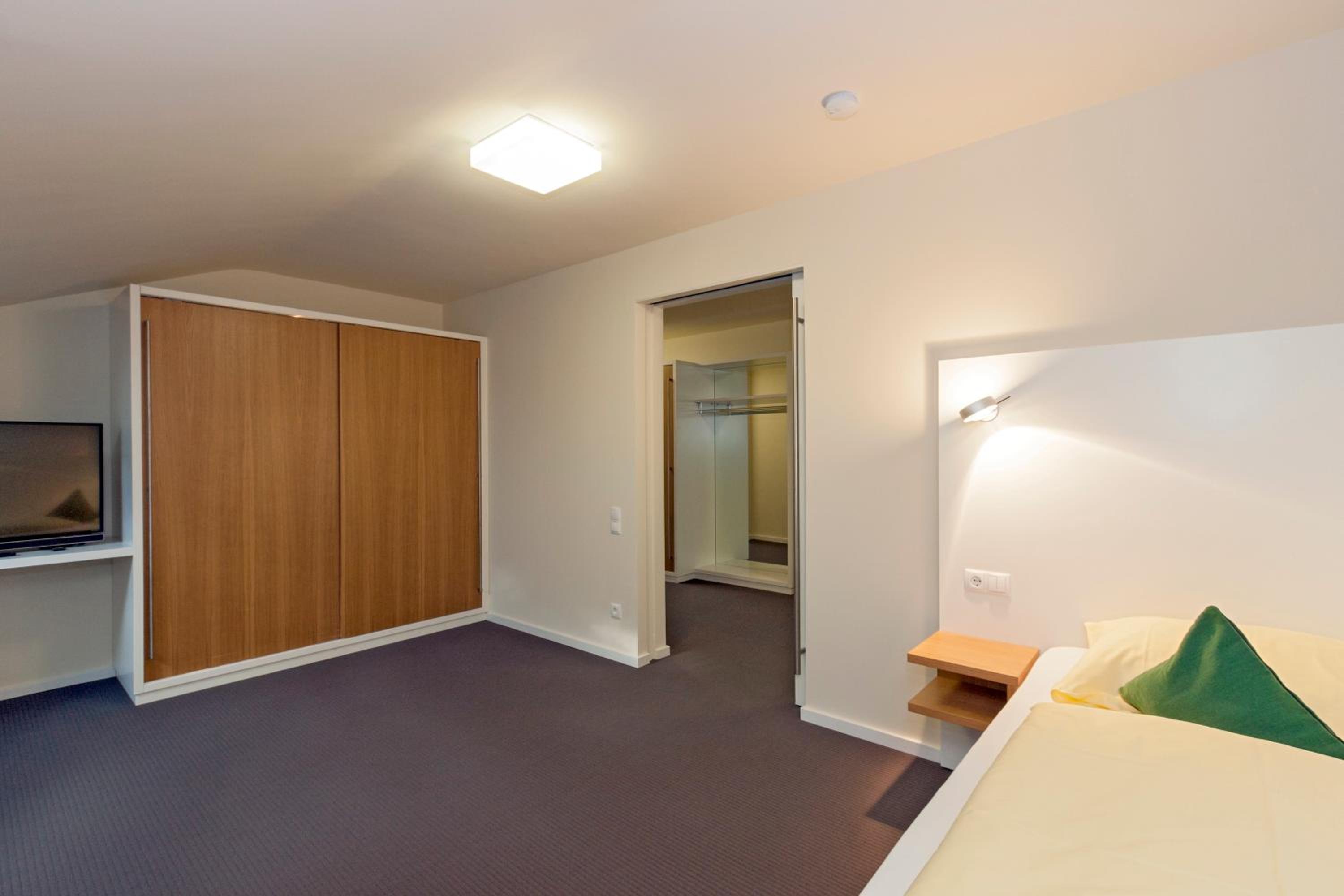 Triple Room - Disability Access - Photo 7