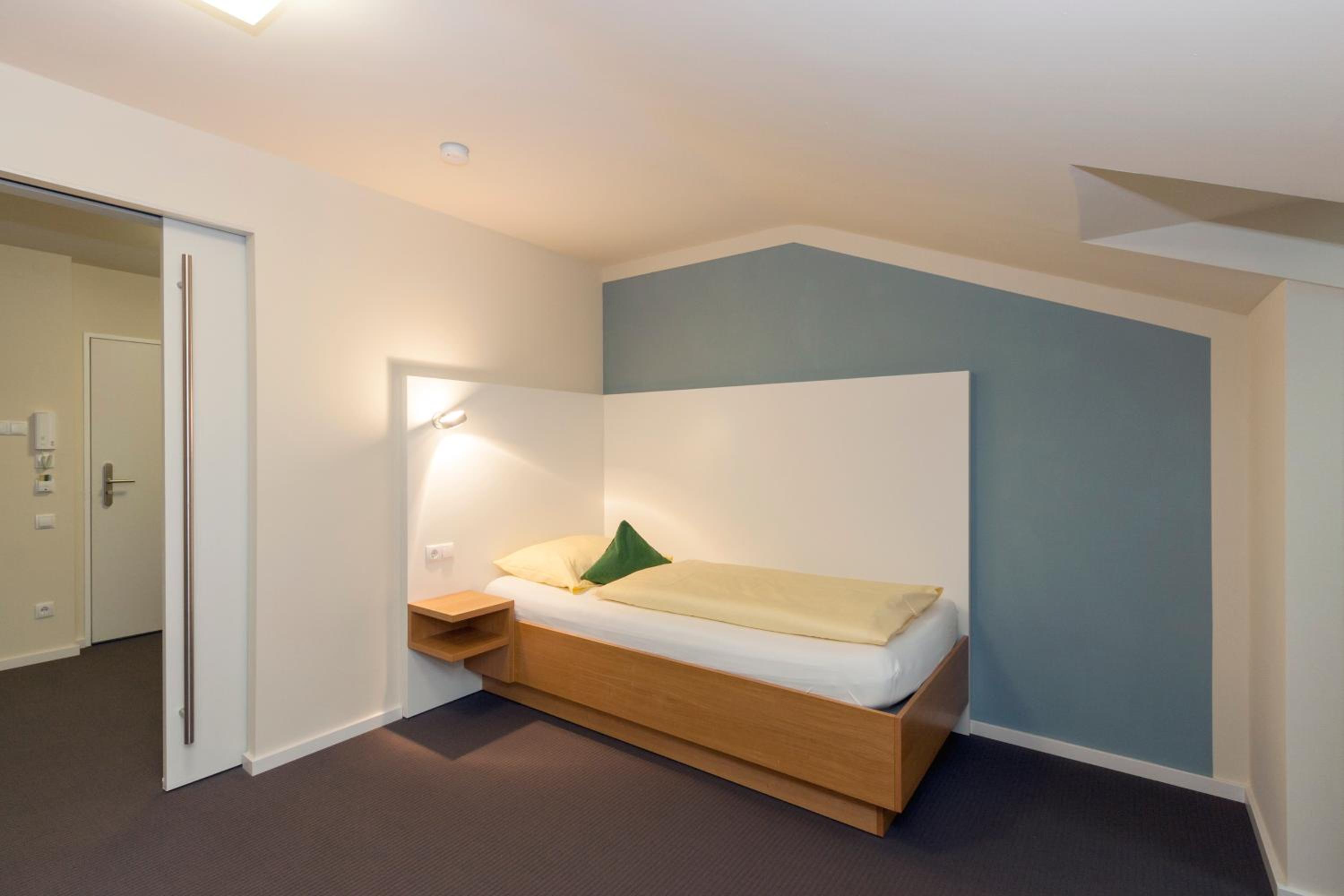 Triple Room - Disability Access - Photo 5