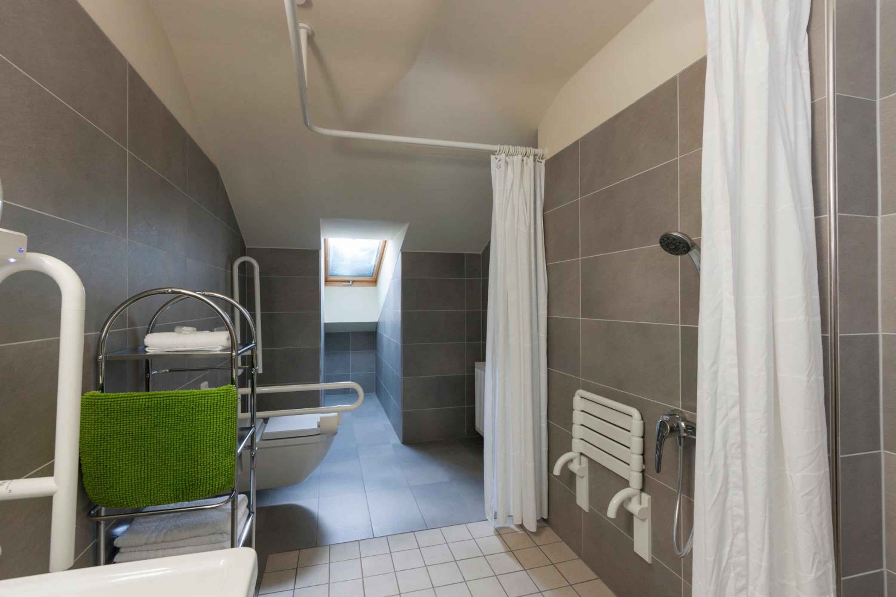 Triple Room - Disability Access - Photo 4
