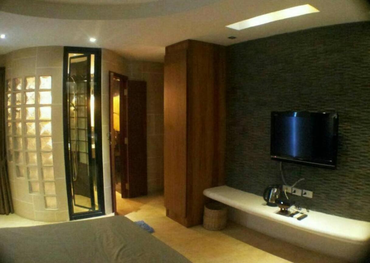 Standard King Room - Photo 3