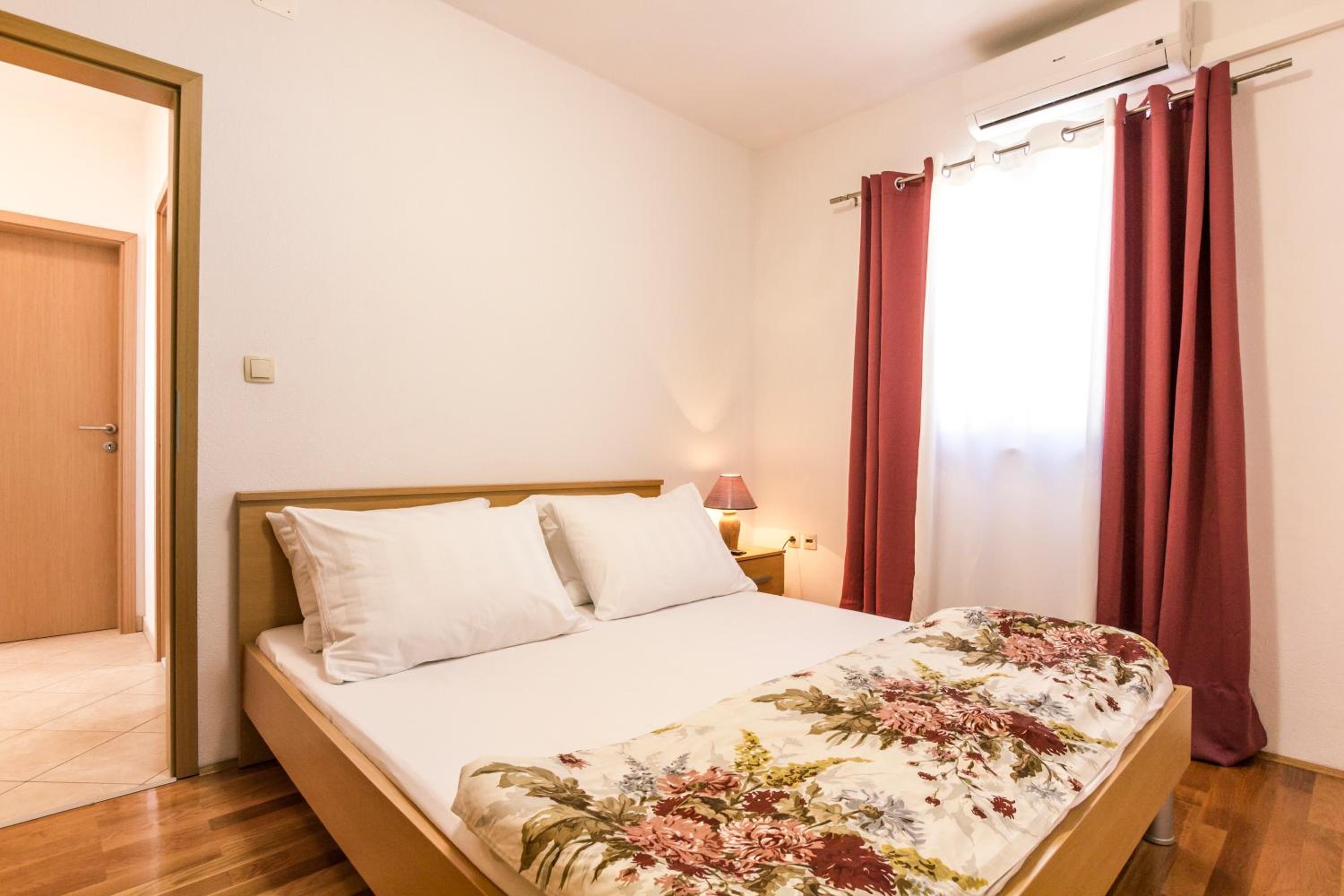 Two-Bedroom Apartment With Balcony And Sea View