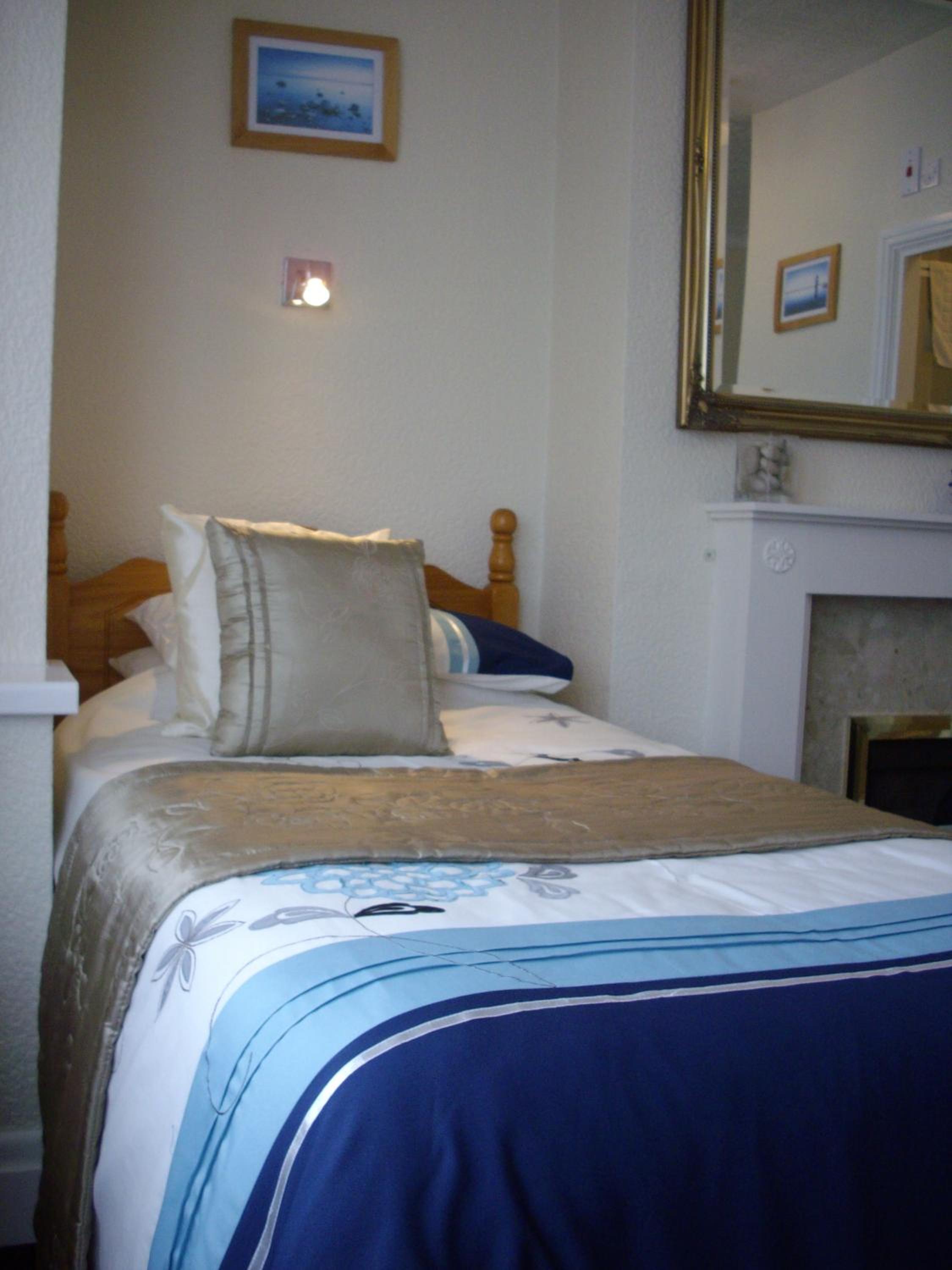 Twin Room - Ground Floor photo 2