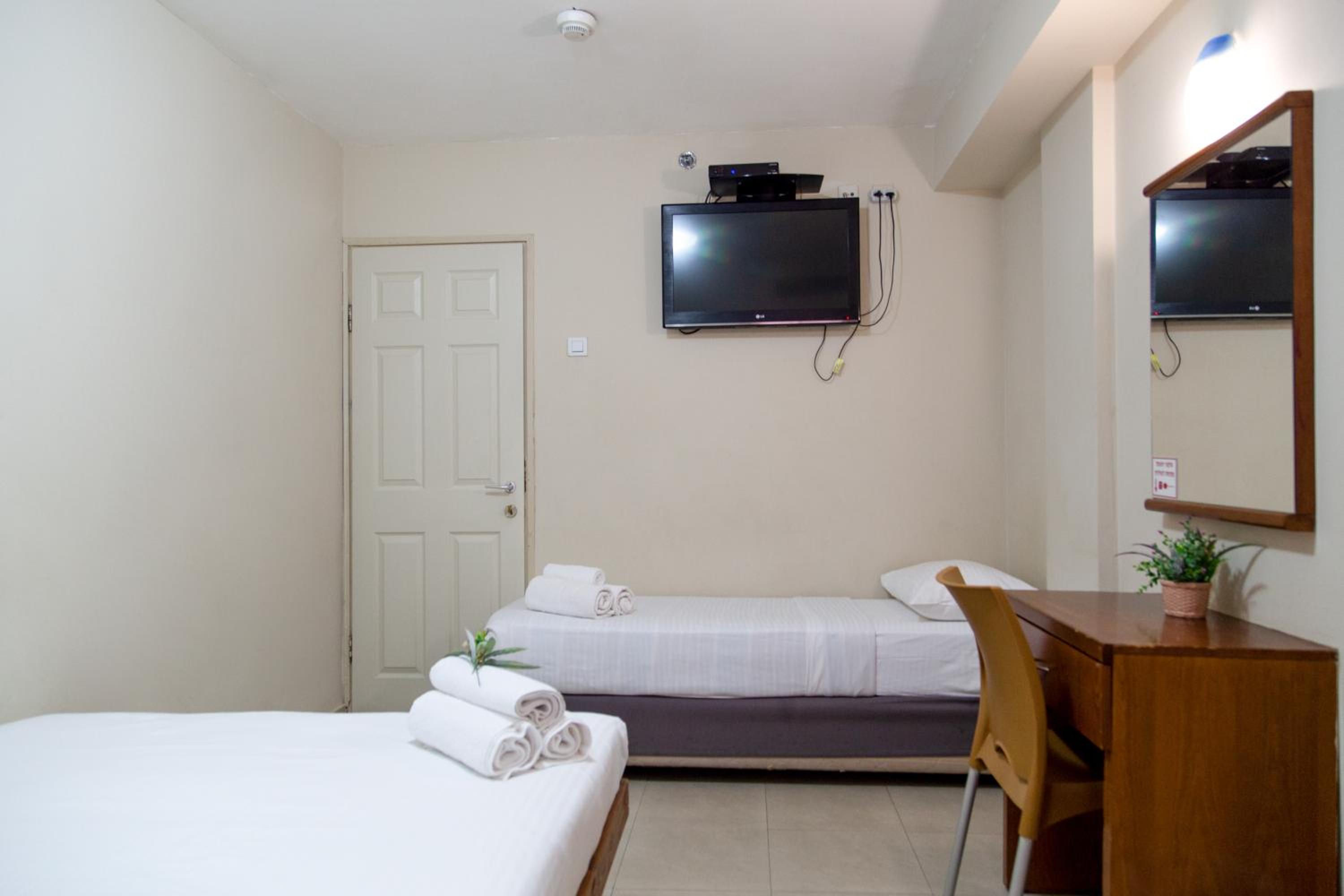 Basic Triple Room photo 3