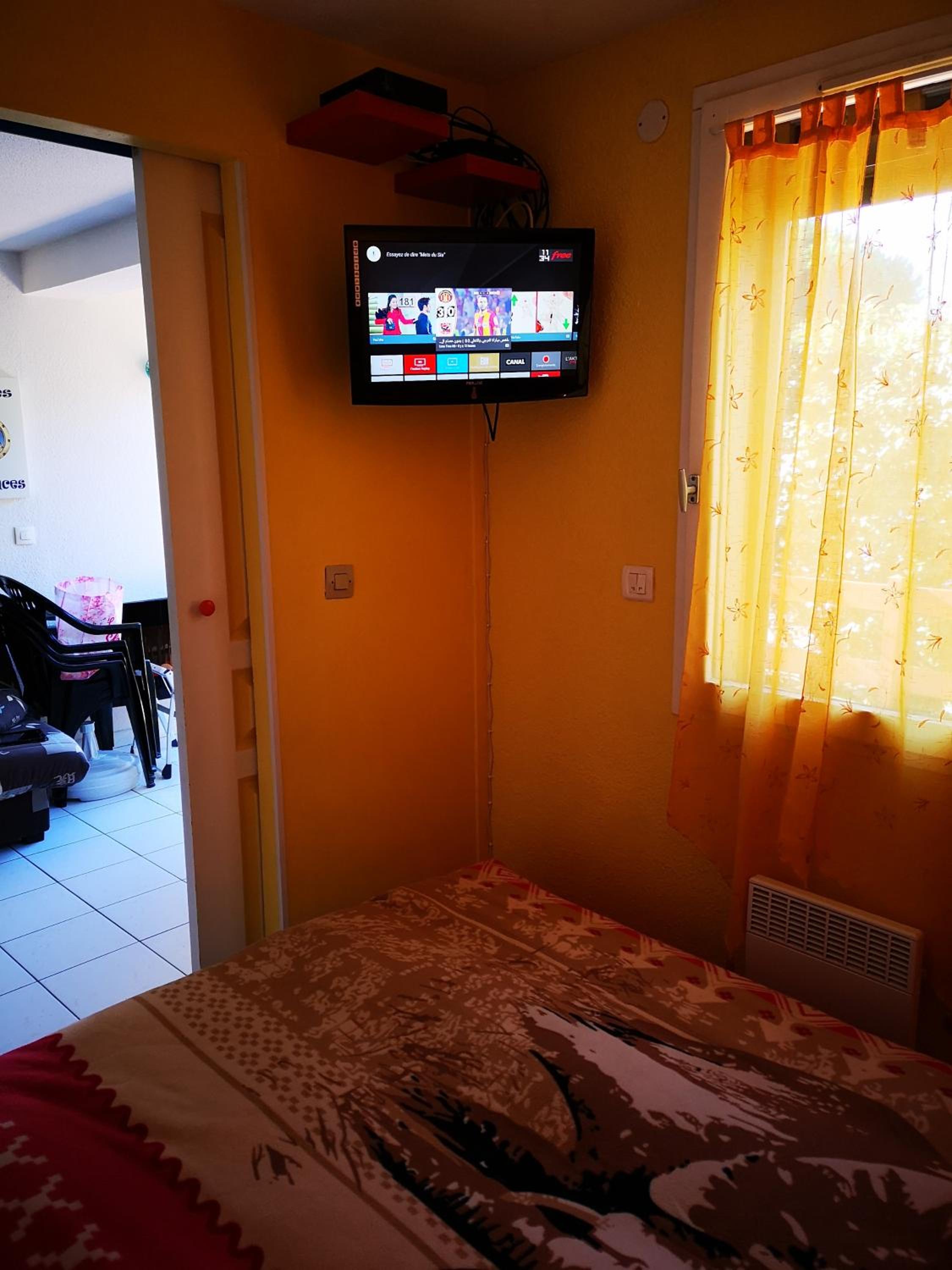 Apartment with Terrace photo 2