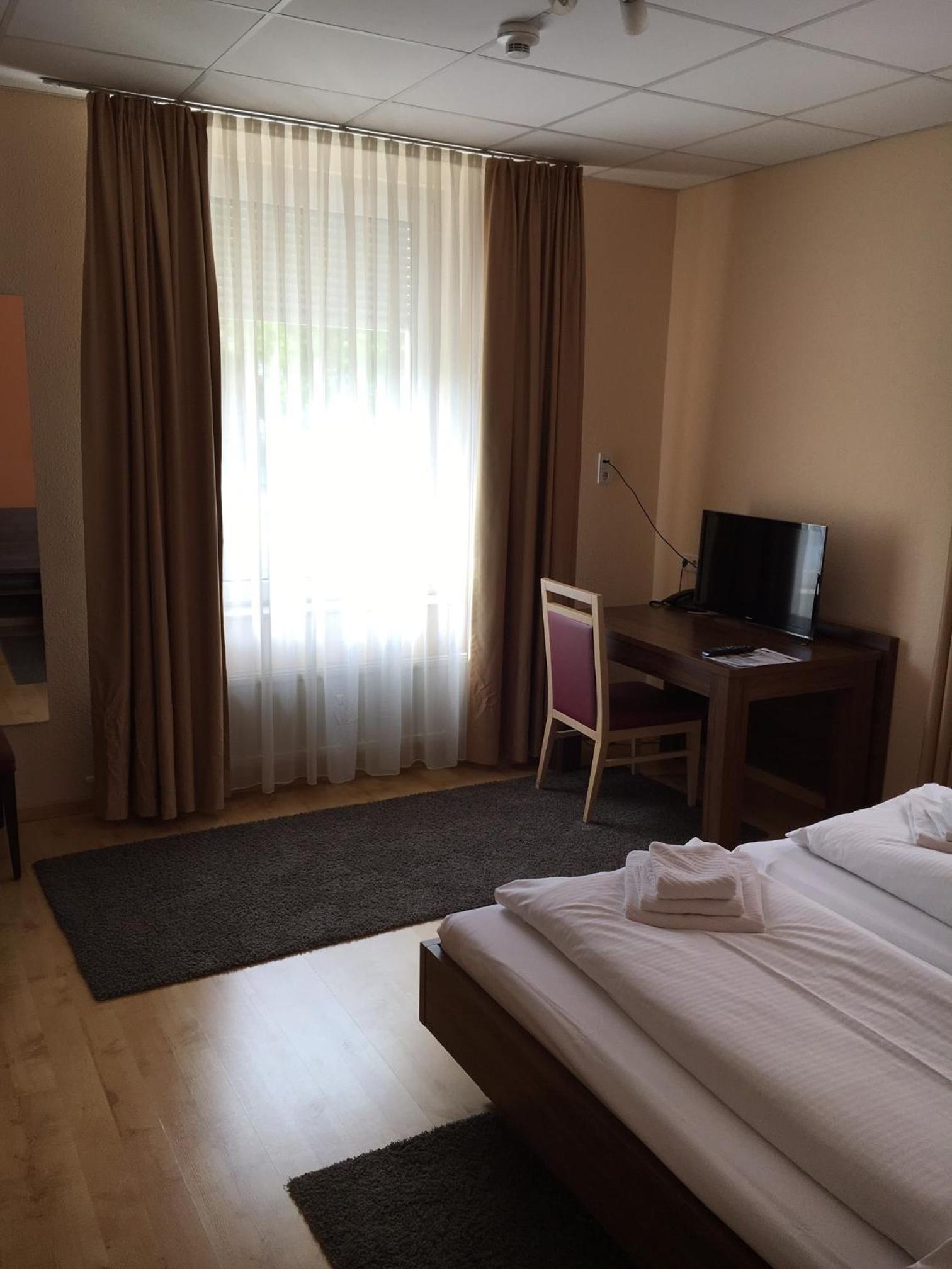 Double Room - Photo 6