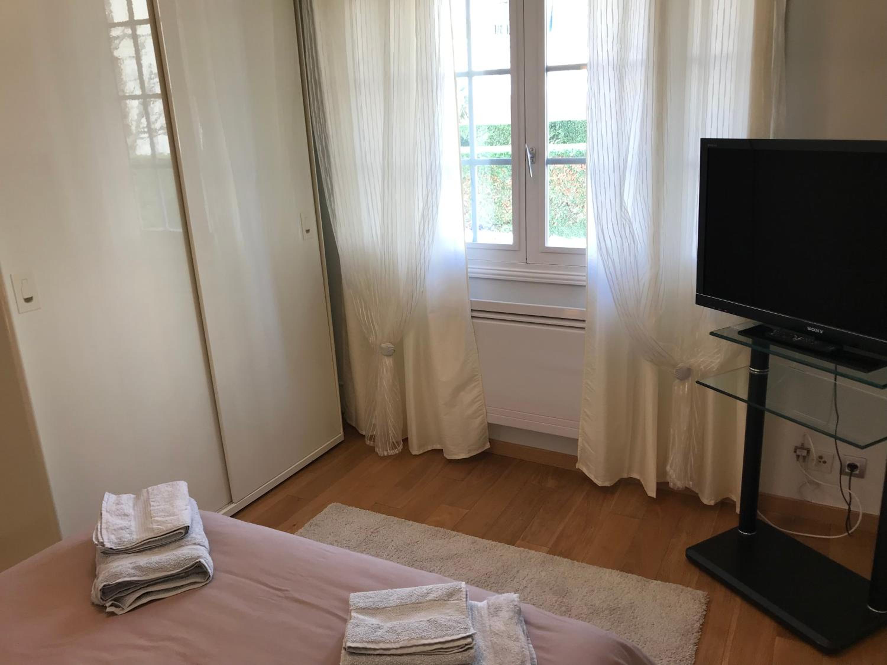 Two-Bedroom Apartment - Photo 26