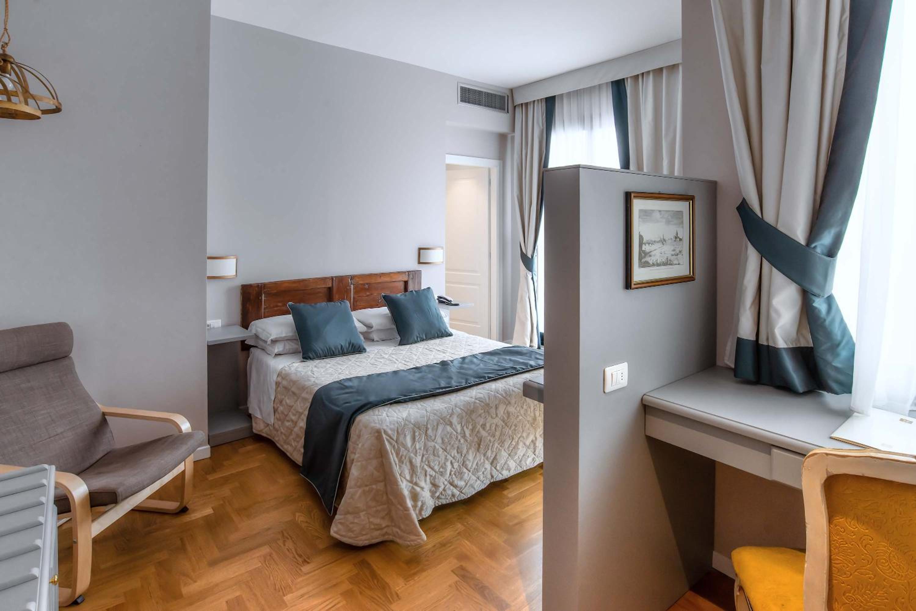 Suite with City View photo 2