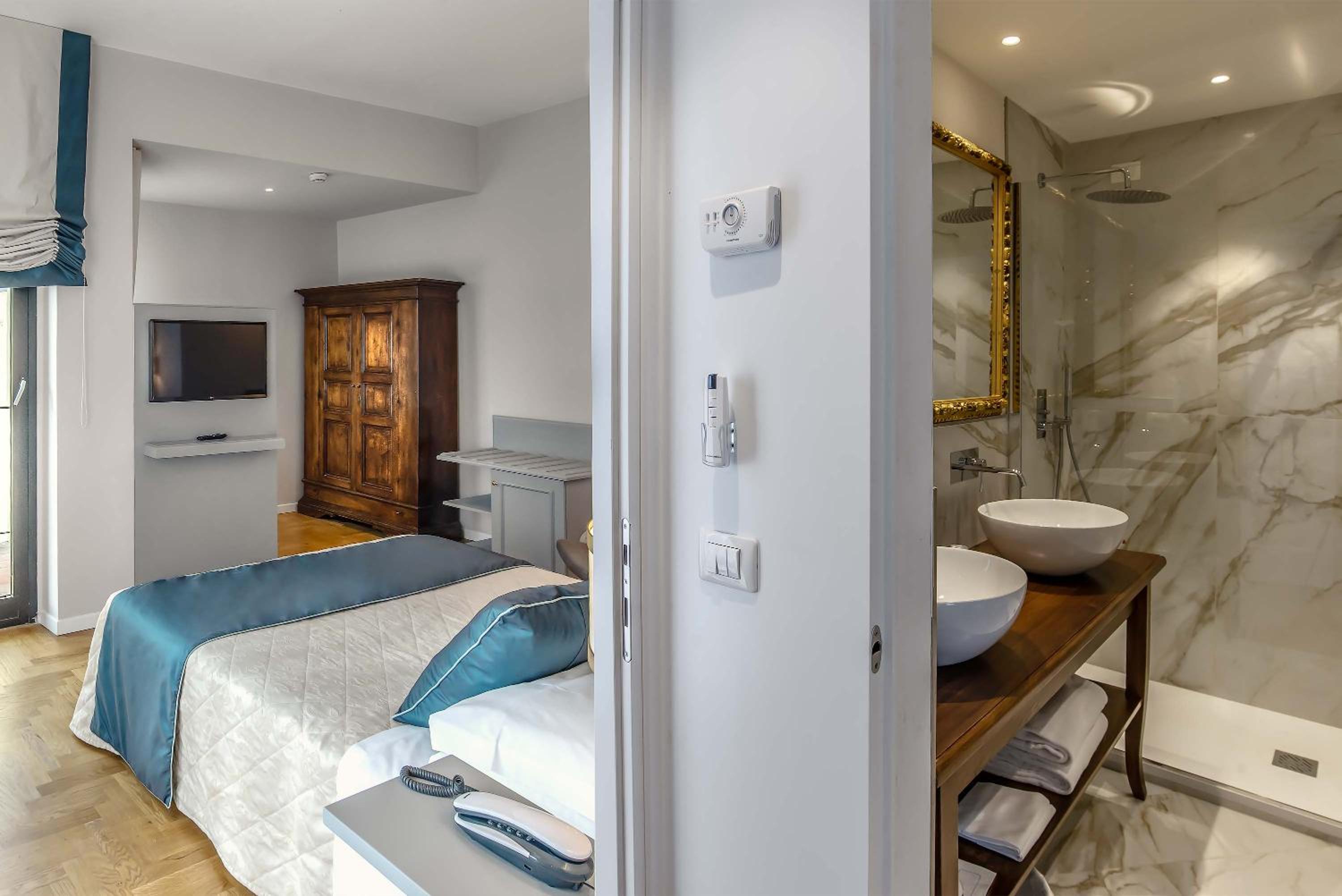 Suite with City View photo 1