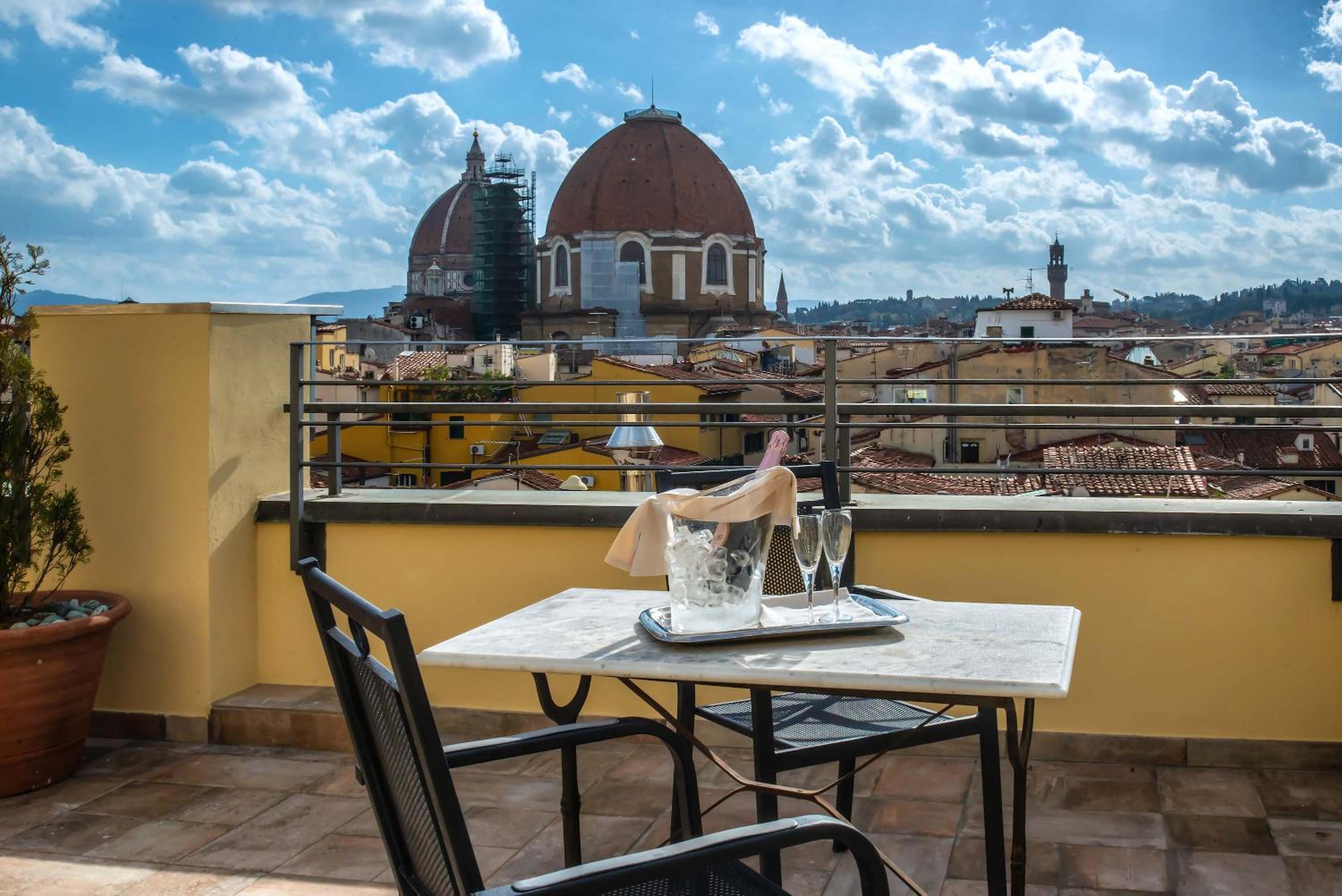 Suite with City View photo 2