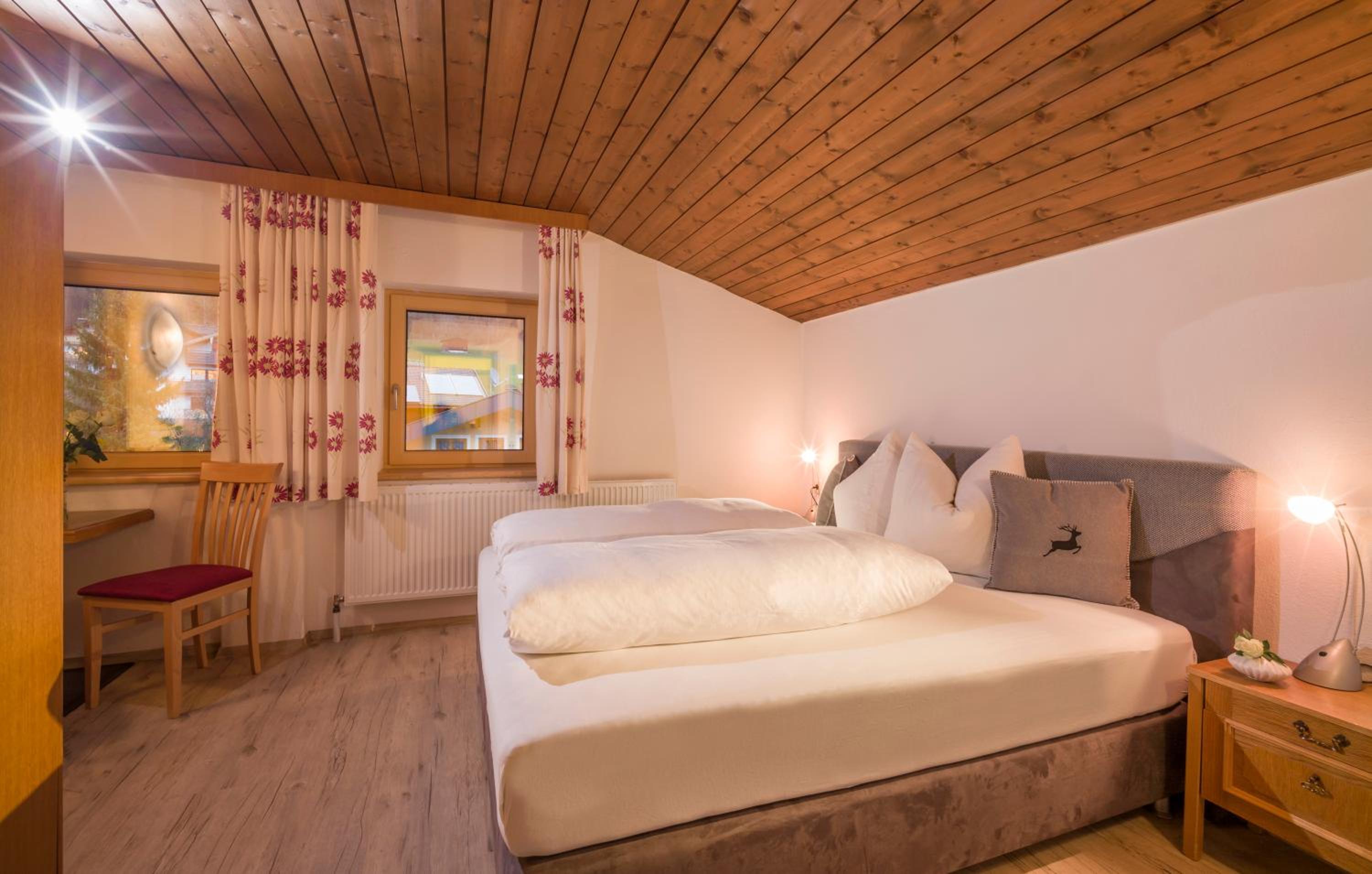 Double Room with Shared Bathroom photo 2