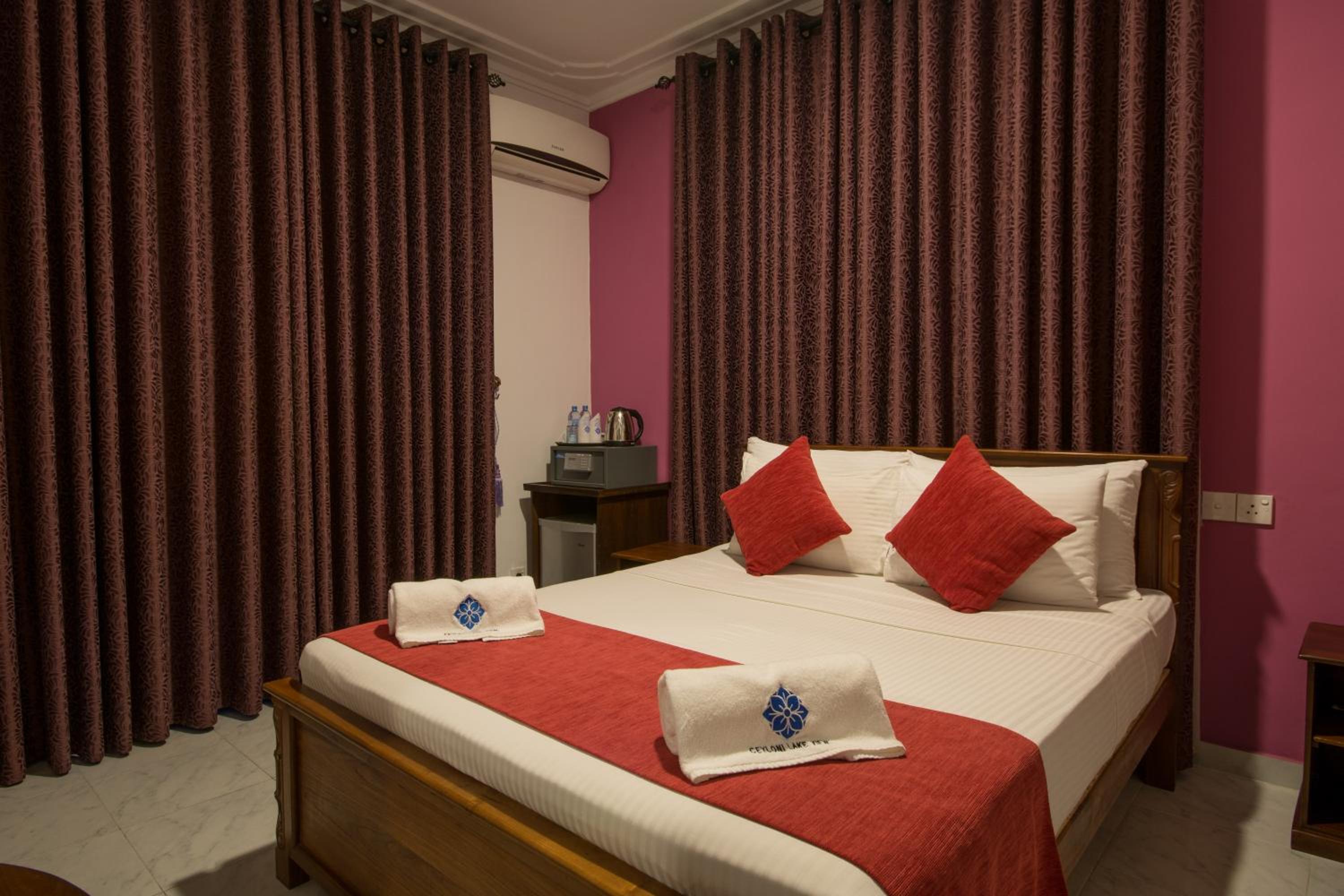 Double Room With Balcony - Photo 9