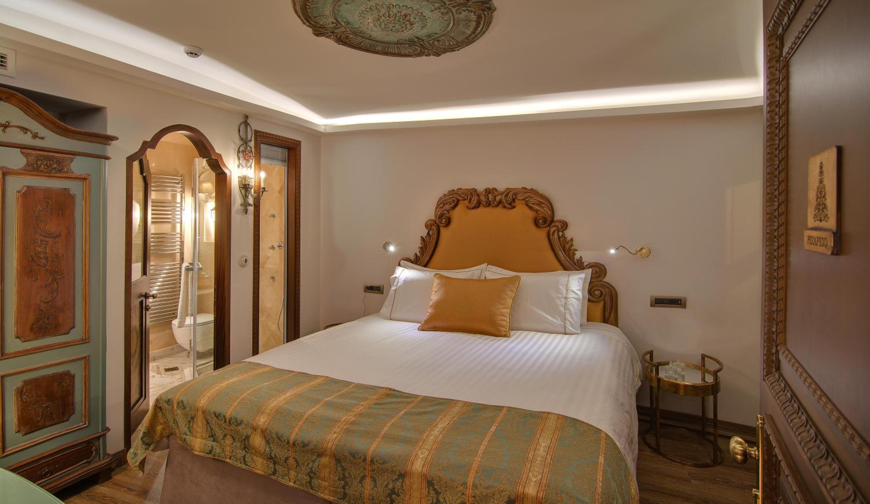 Standard Double Room - Photo 1