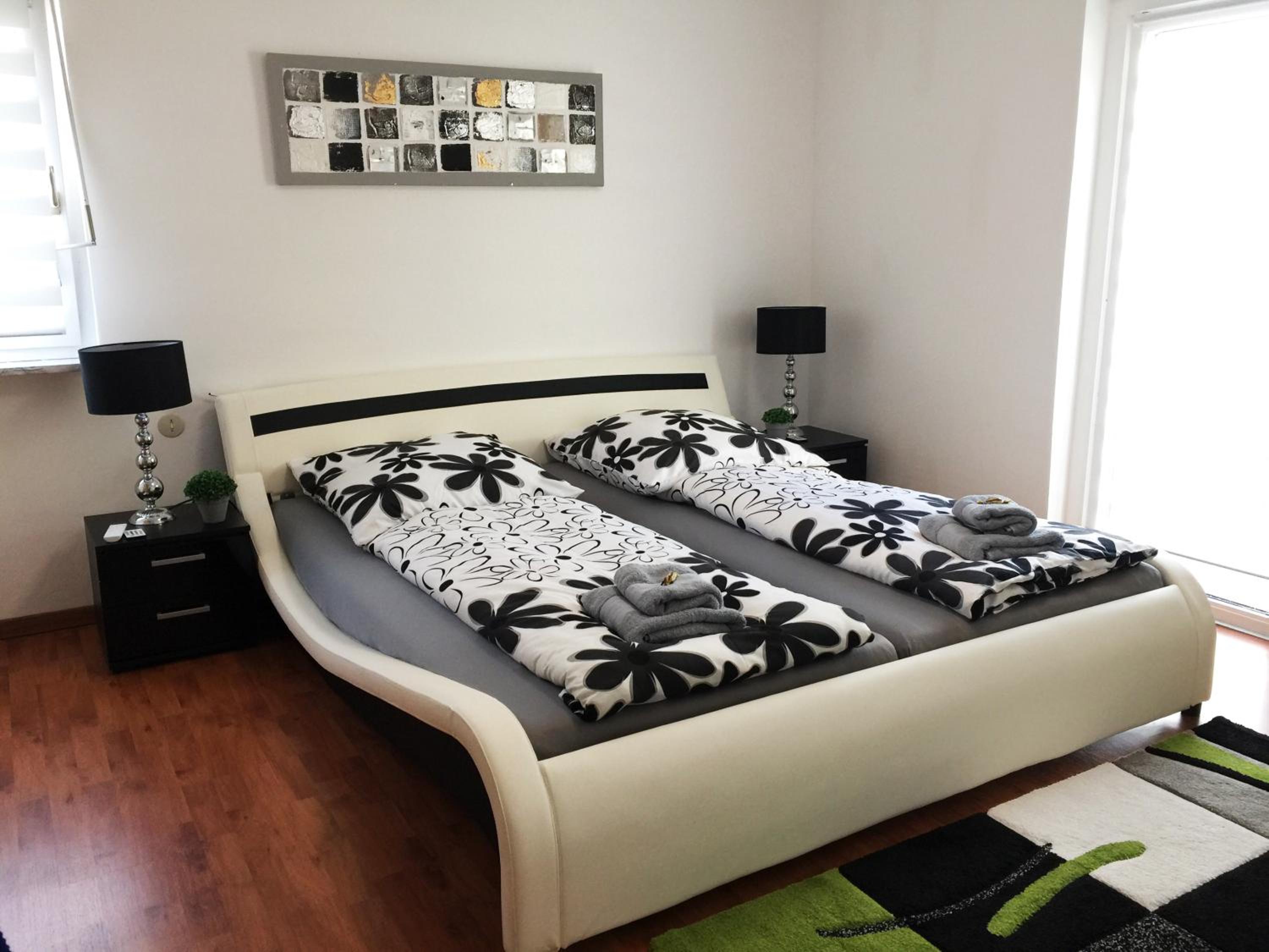 Apartment photo 1