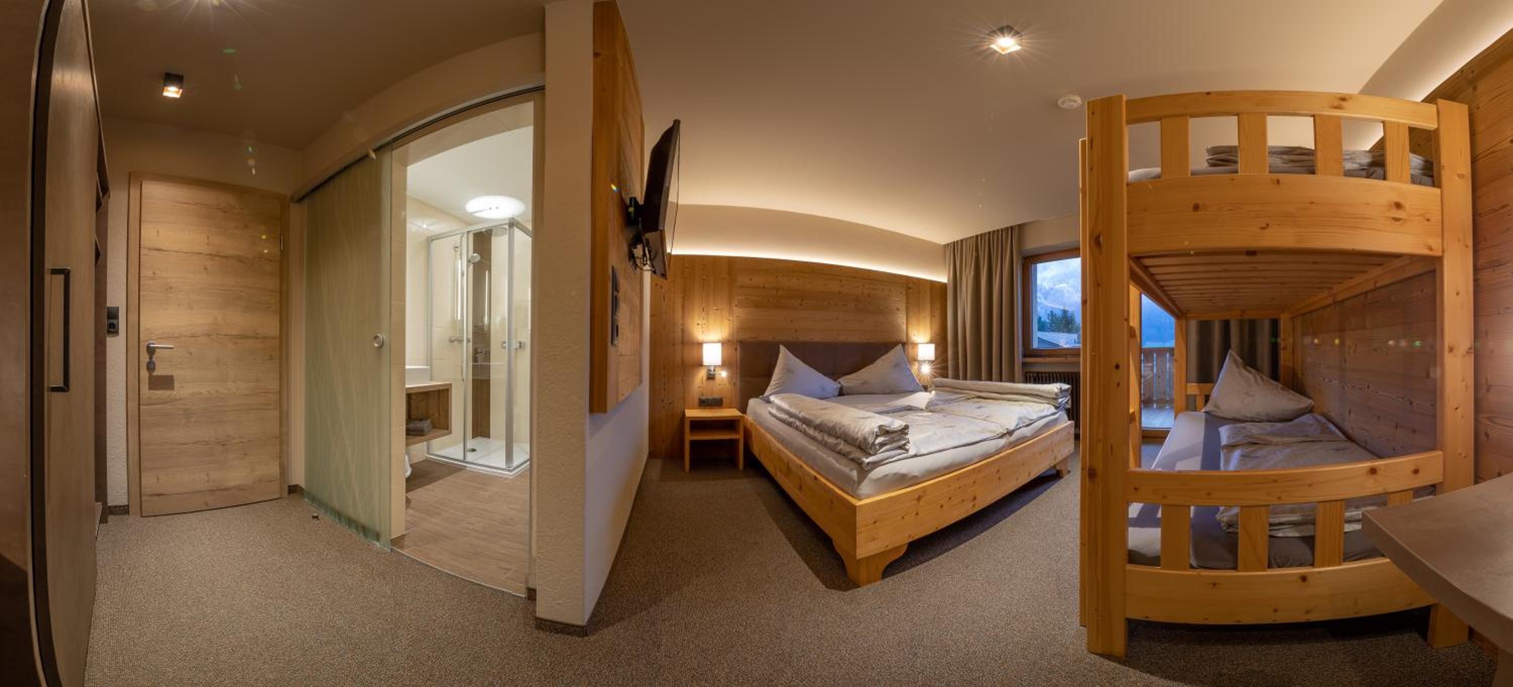 Superior Three-Bedroom Apartment - Photo 1