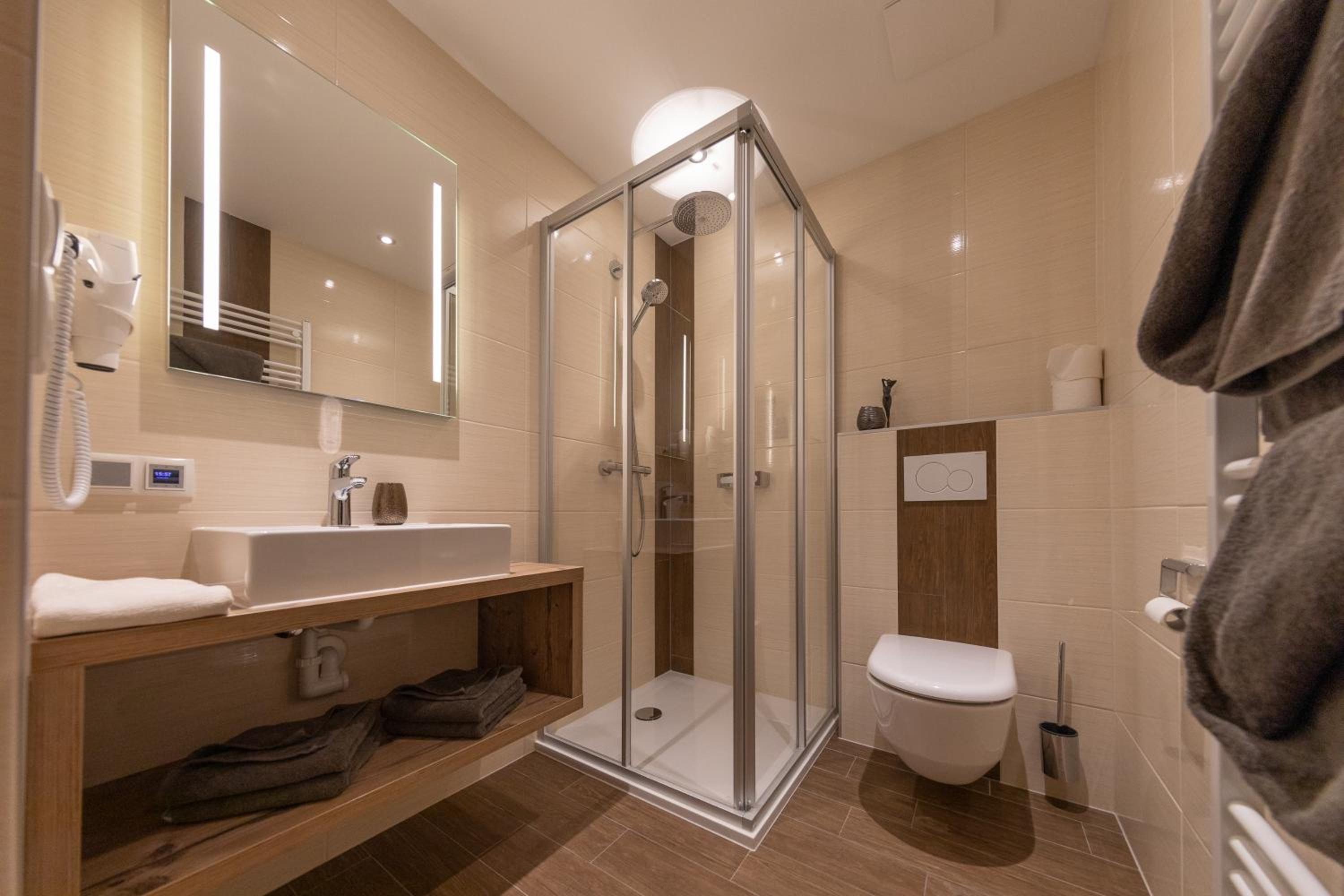 One-Bedroom Apartment with Balcony - Photo 10